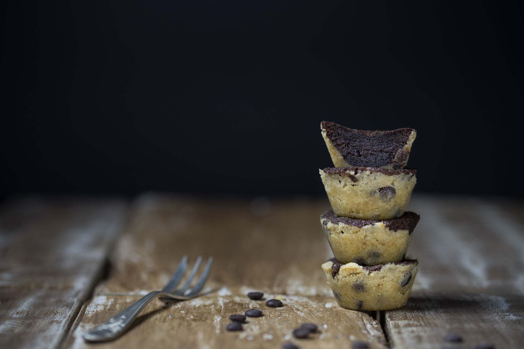 Sony a7 II + Canon EF 100mm F2.8L Macro IS USM sample photo. Cookie crust brownie photography