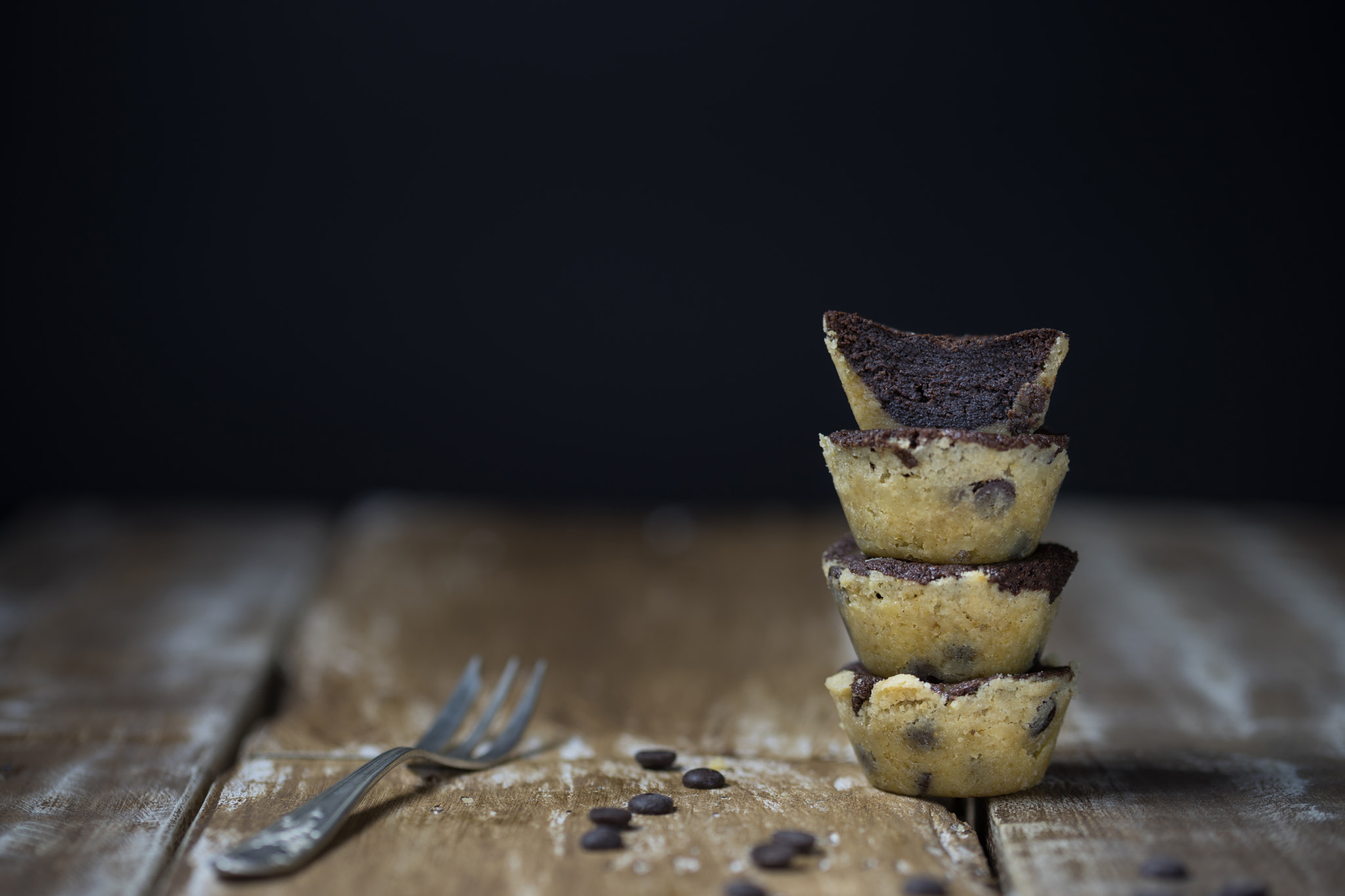 Canon EF 100mm F2.8L Macro IS USM sample photo. Cookie crust brownie photography