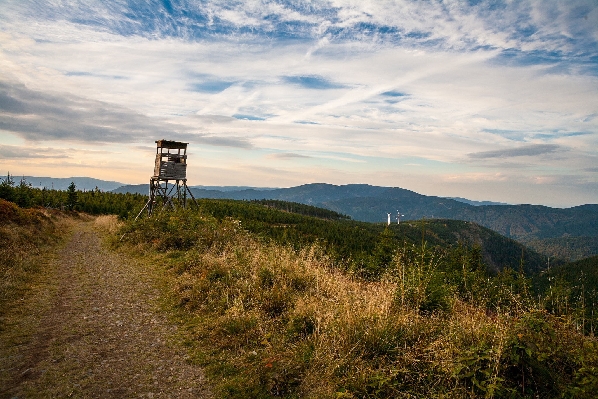 Canon EF 20-35mm F3.5-4.5 USM sample photo. Poľovnícky posed photography