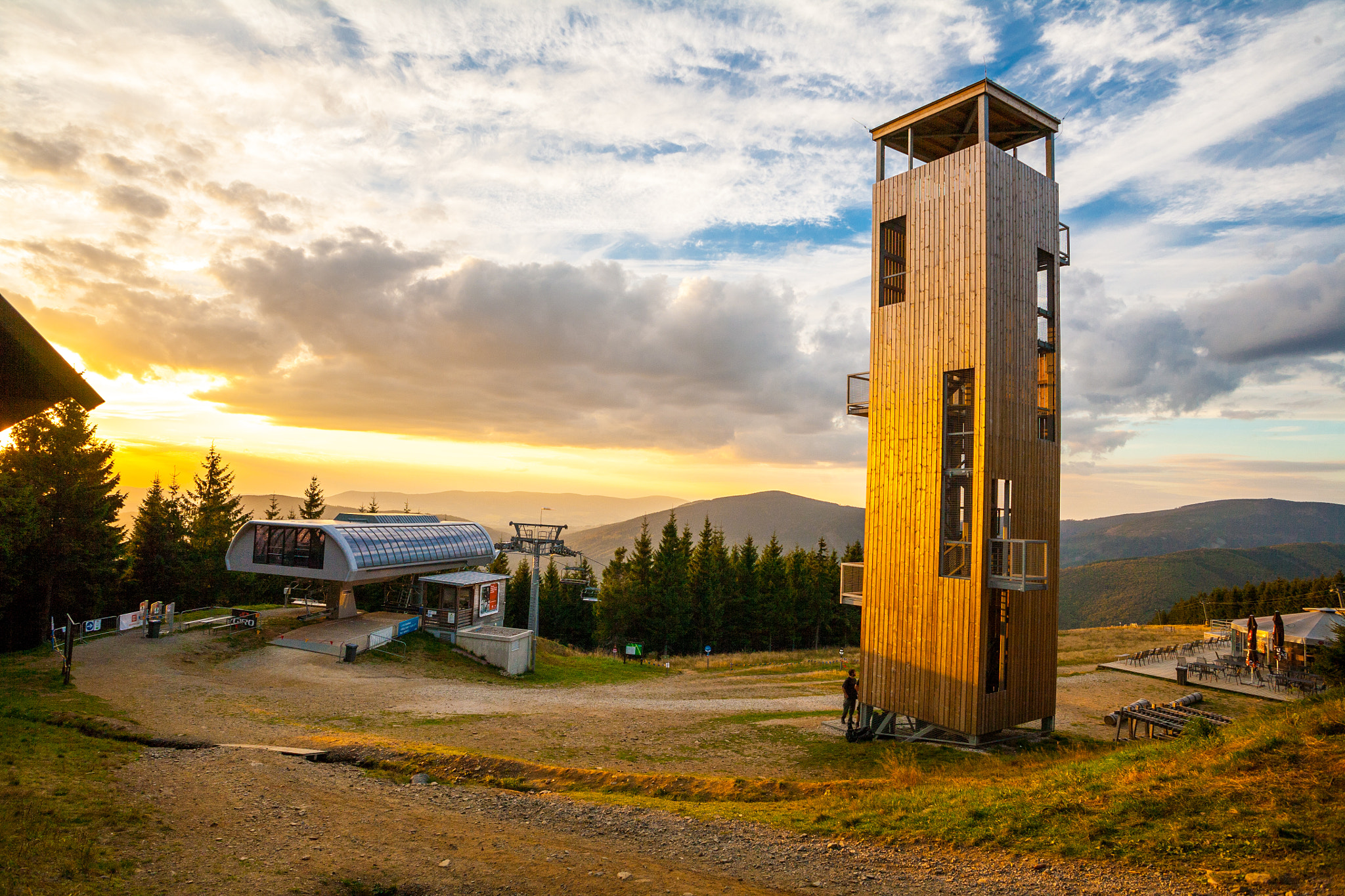 Canon EOS 5D + Canon EF 20-35mm F3.5-4.5 USM sample photo. Watch tower photography