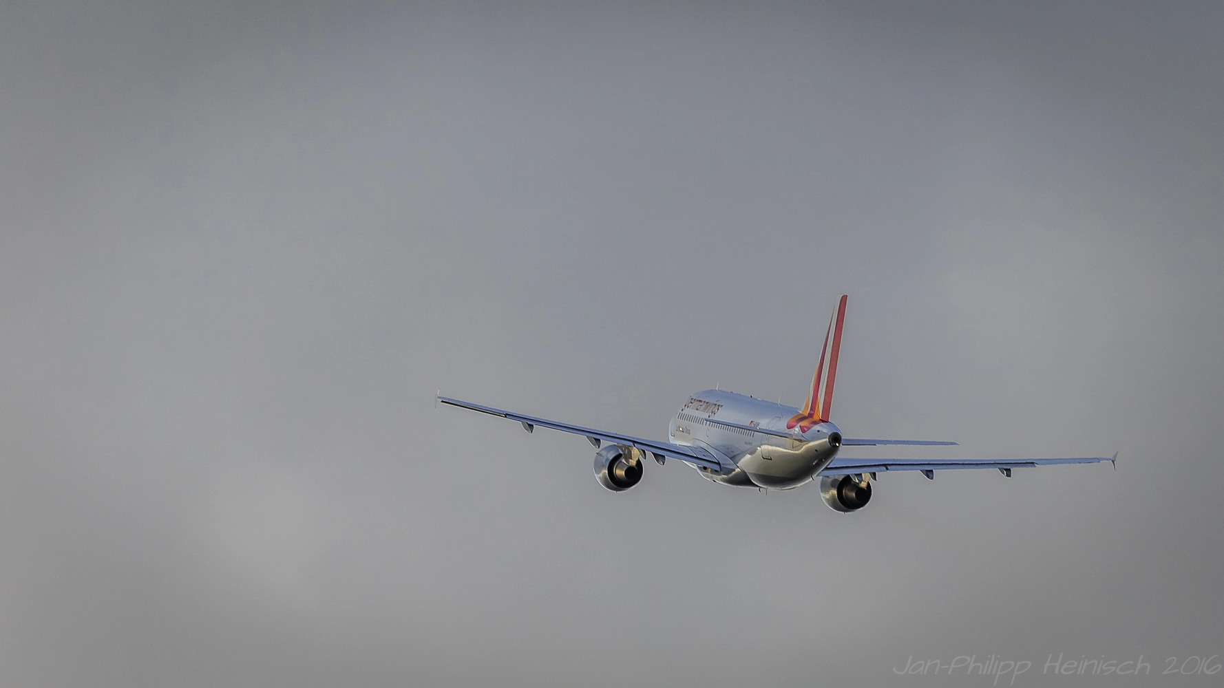 Canon EOS 7D Mark II sample photo. Germanwings in the storm photography