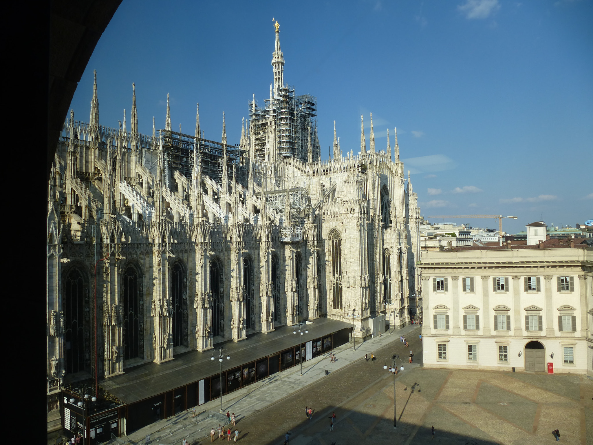 Panasonic Lumix DMC-ZS15 (Lumix DMC-TZ25) sample photo. Sala lucio fontana - vista del duomo photography