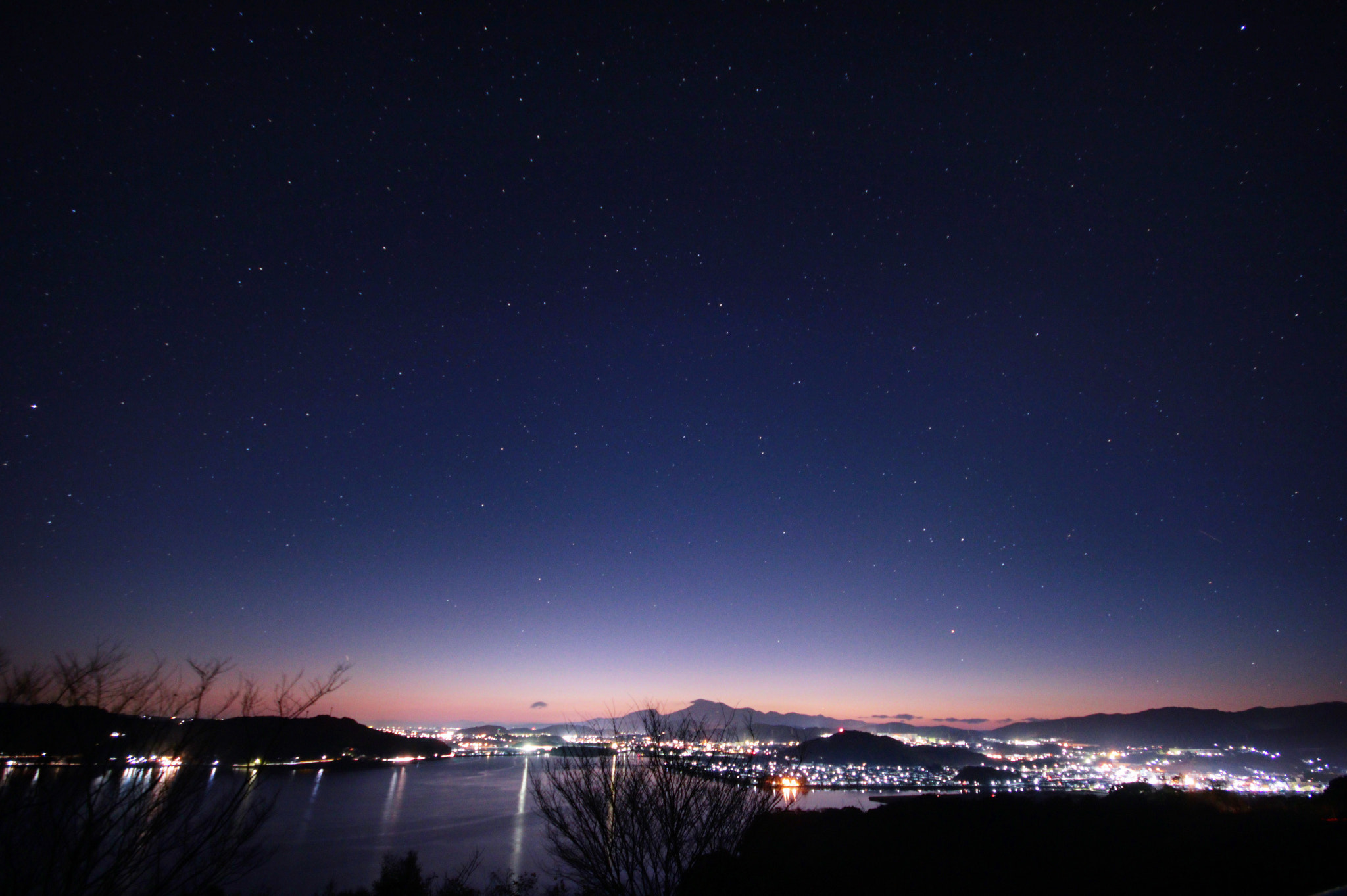 Canon EOS 750D (EOS Rebel T6i / EOS Kiss X8i) + Sigma 10-20mm F4-5.6 EX DC HSM sample photo. Breaking dawn photography