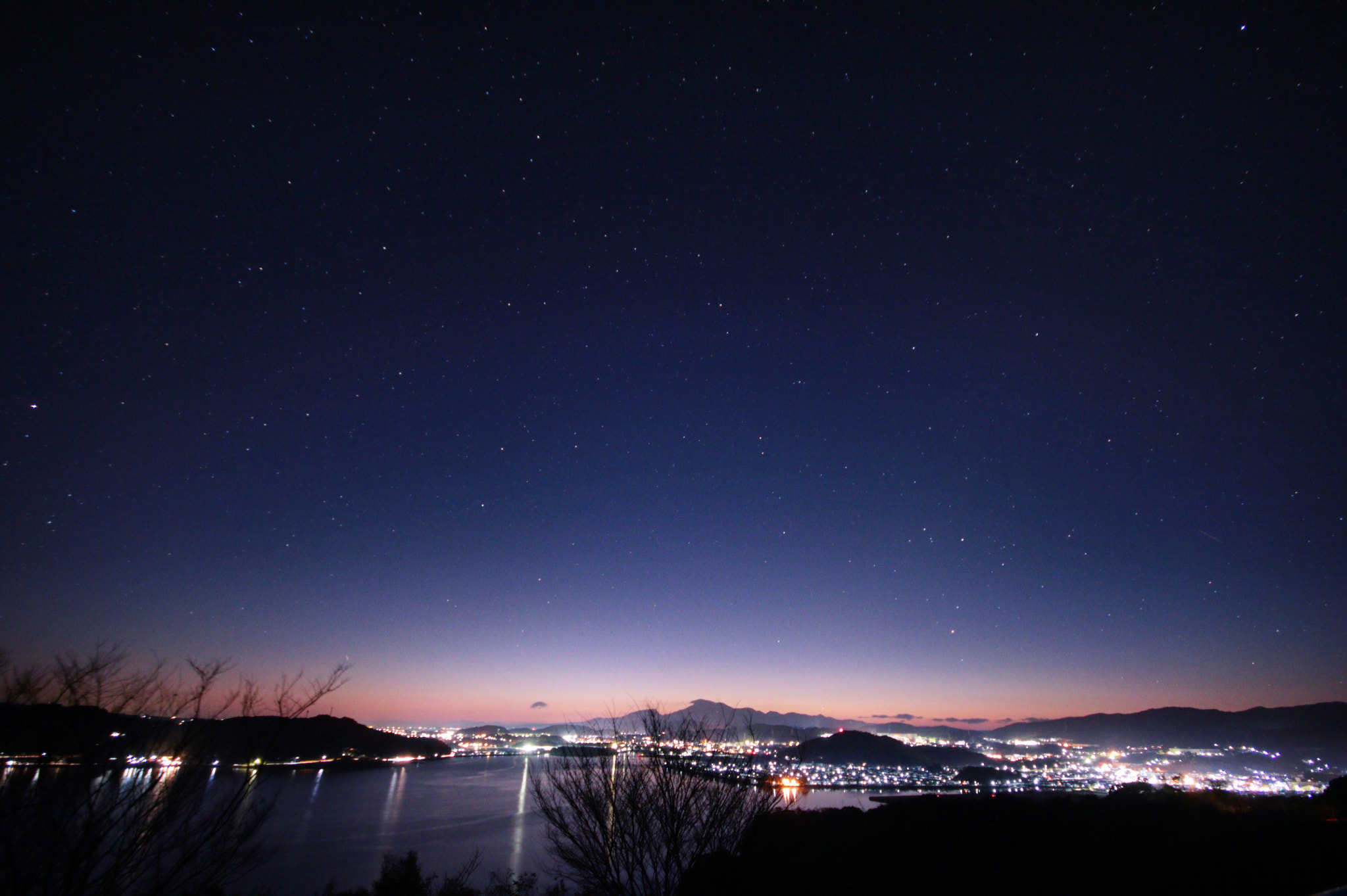 Canon EOS 750D (EOS Rebel T6i / EOS Kiss X8i) sample photo. Breaking dawn photography