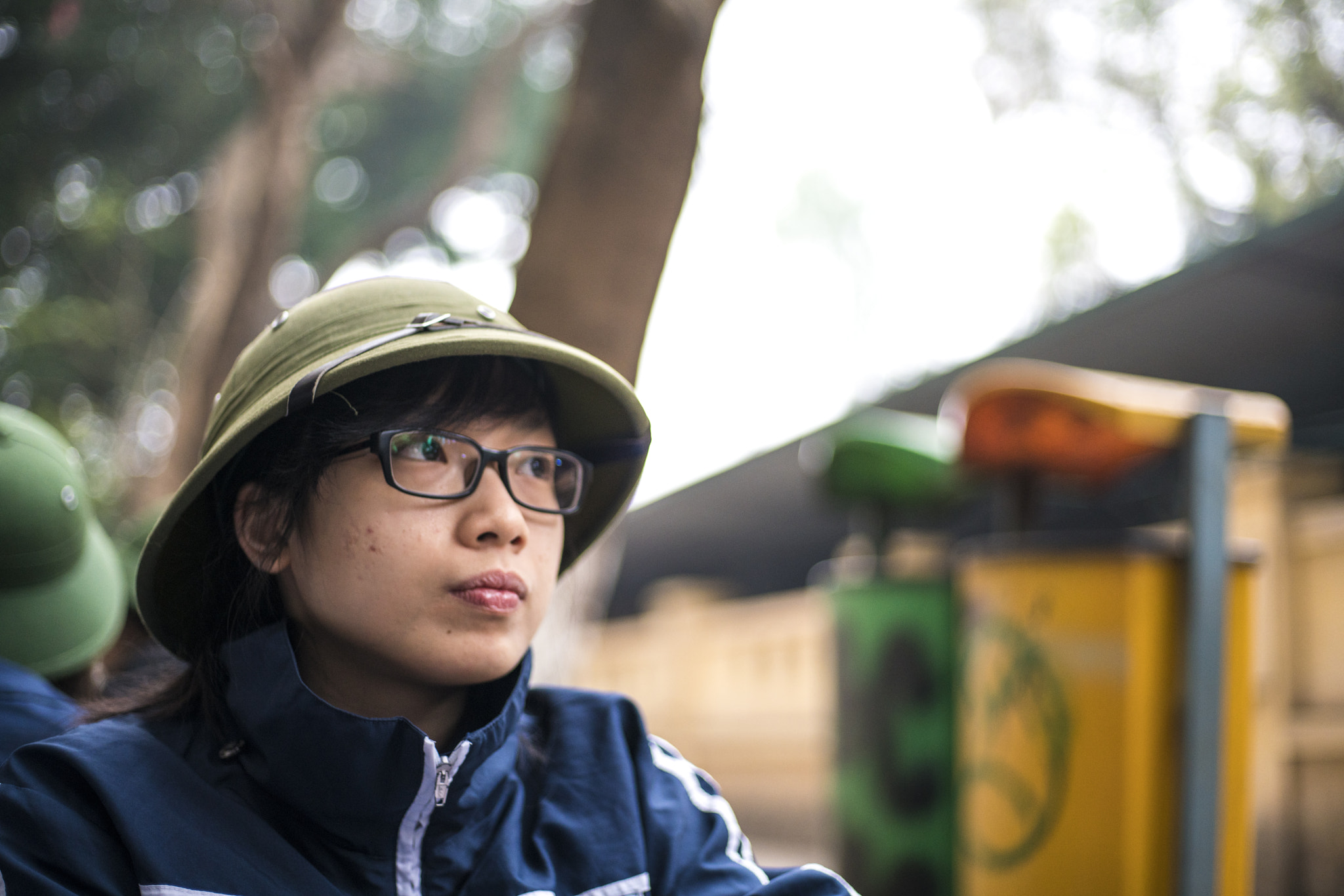 50mm F1.8 OSS sample photo. Looking for something, afar? photography