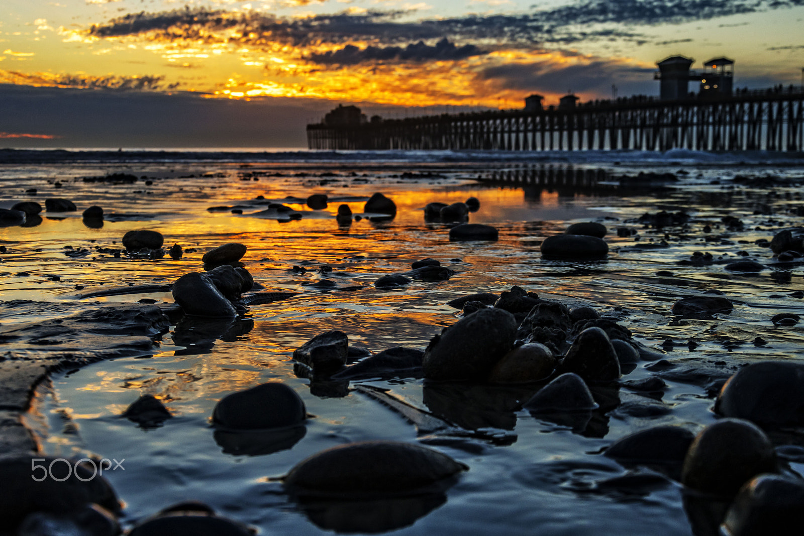 Nikon D500 sample photo. Low tide at the oceanside pier - december 29, 2016 photography