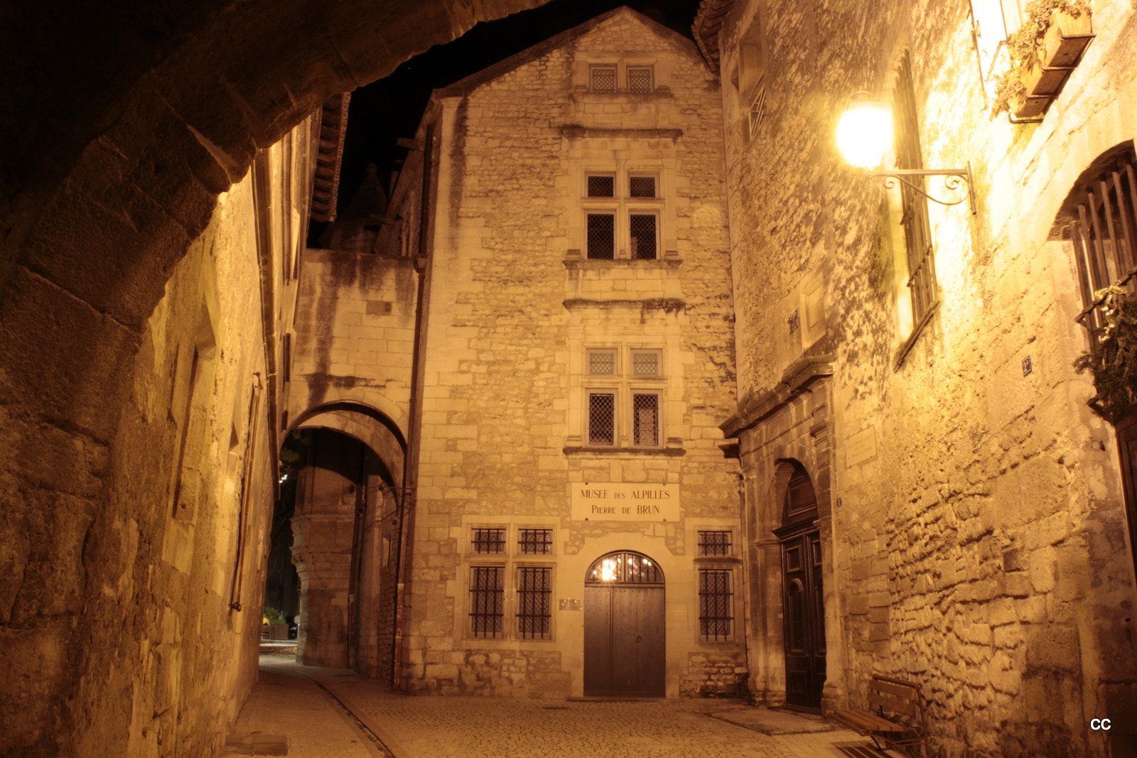 Canon EOS 50D sample photo. St rémy de provence de nuit photography
