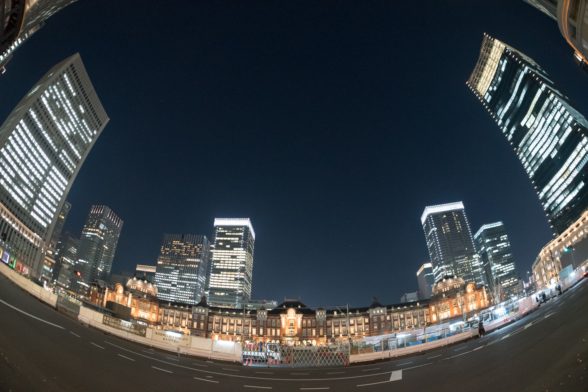 Nikon D750 + Sigma 15mm F2.8 EX DG Diagonal Fisheye sample photo. Tokyo station photography