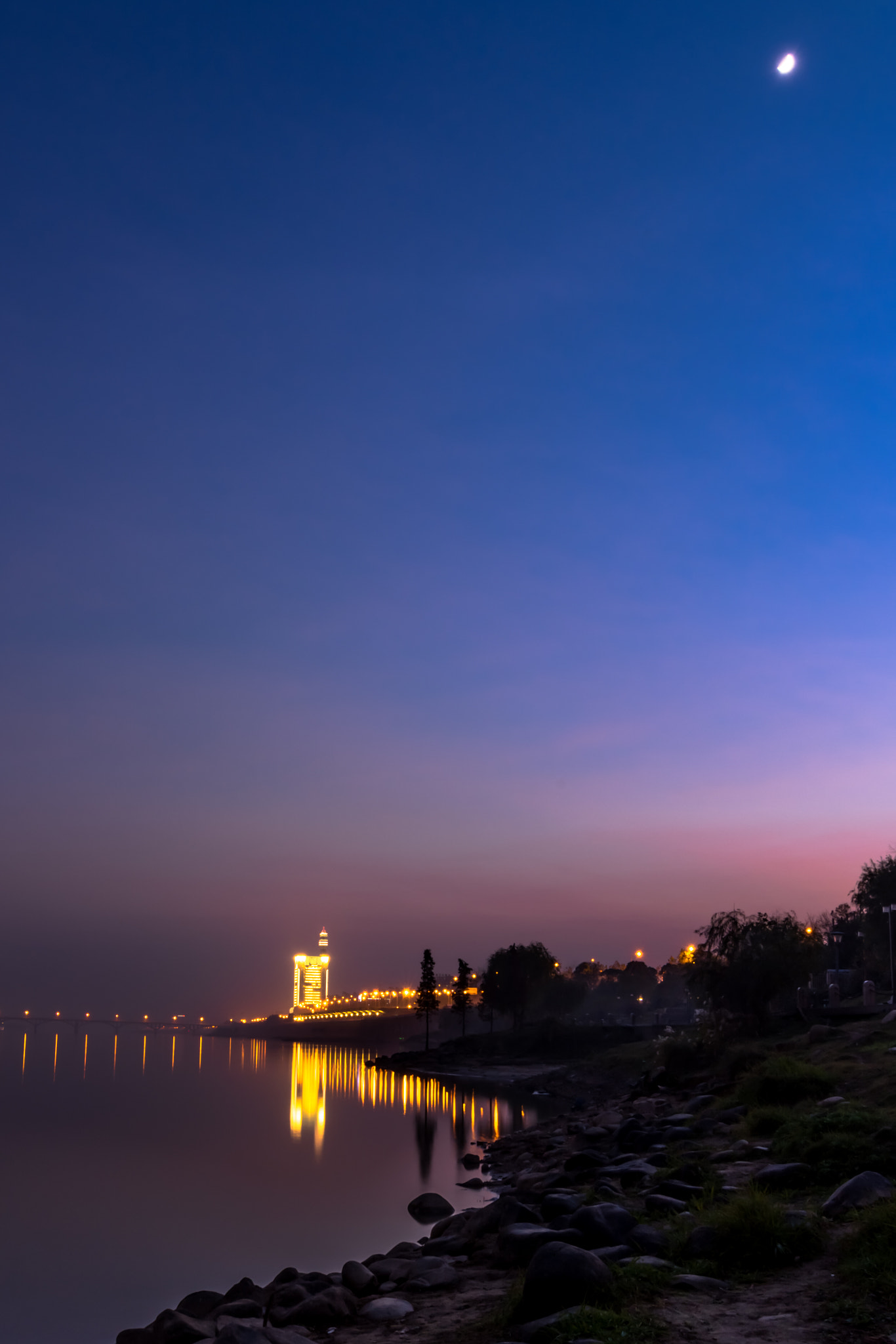 Tokina AT-X Pro 12-24mm F4 (IF) DX sample photo. City&sunset photography