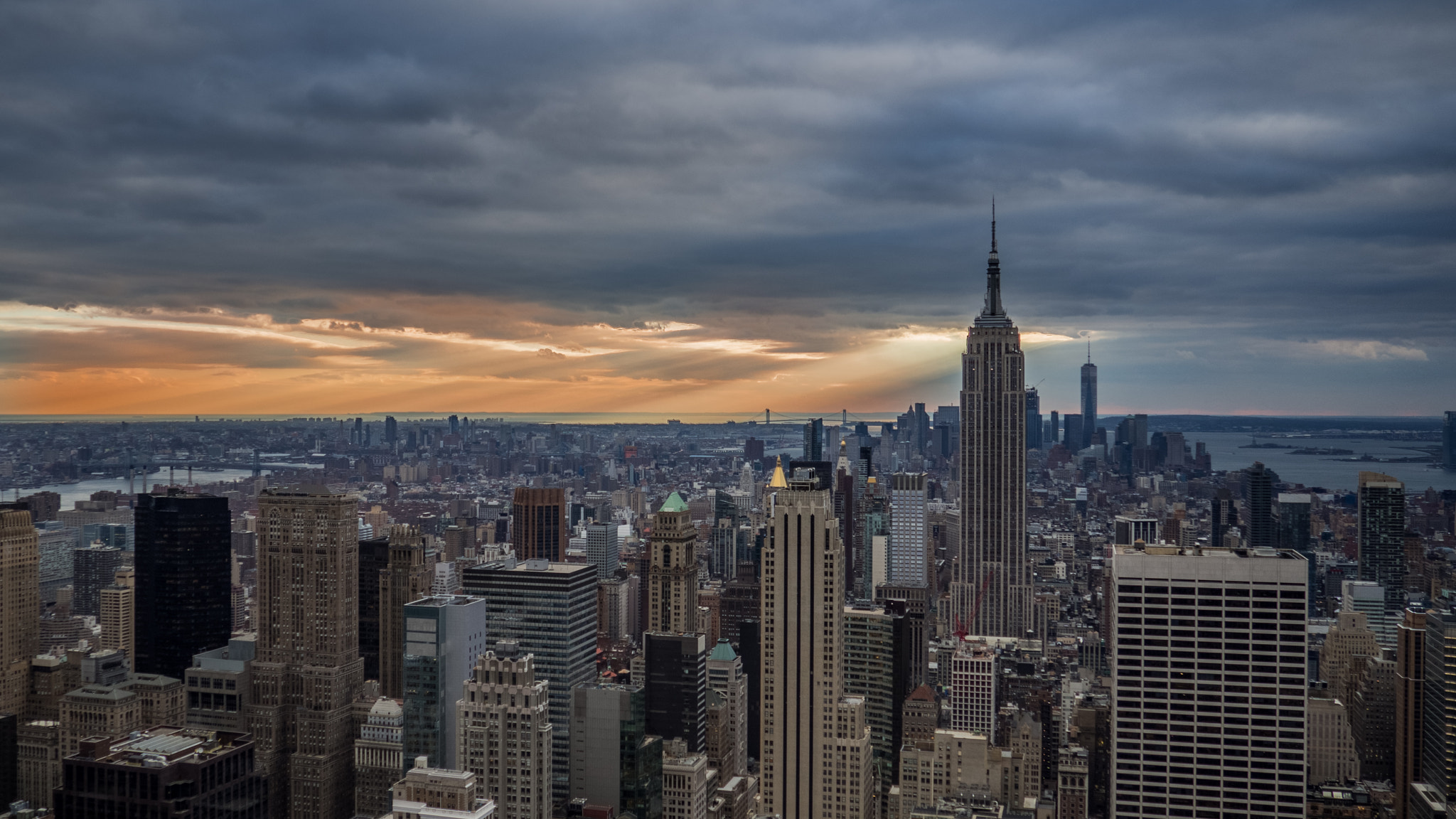 Olympus M.Zuiko Digital 14-42mm F3.5-5.6 II R sample photo. Empire state landscape photography