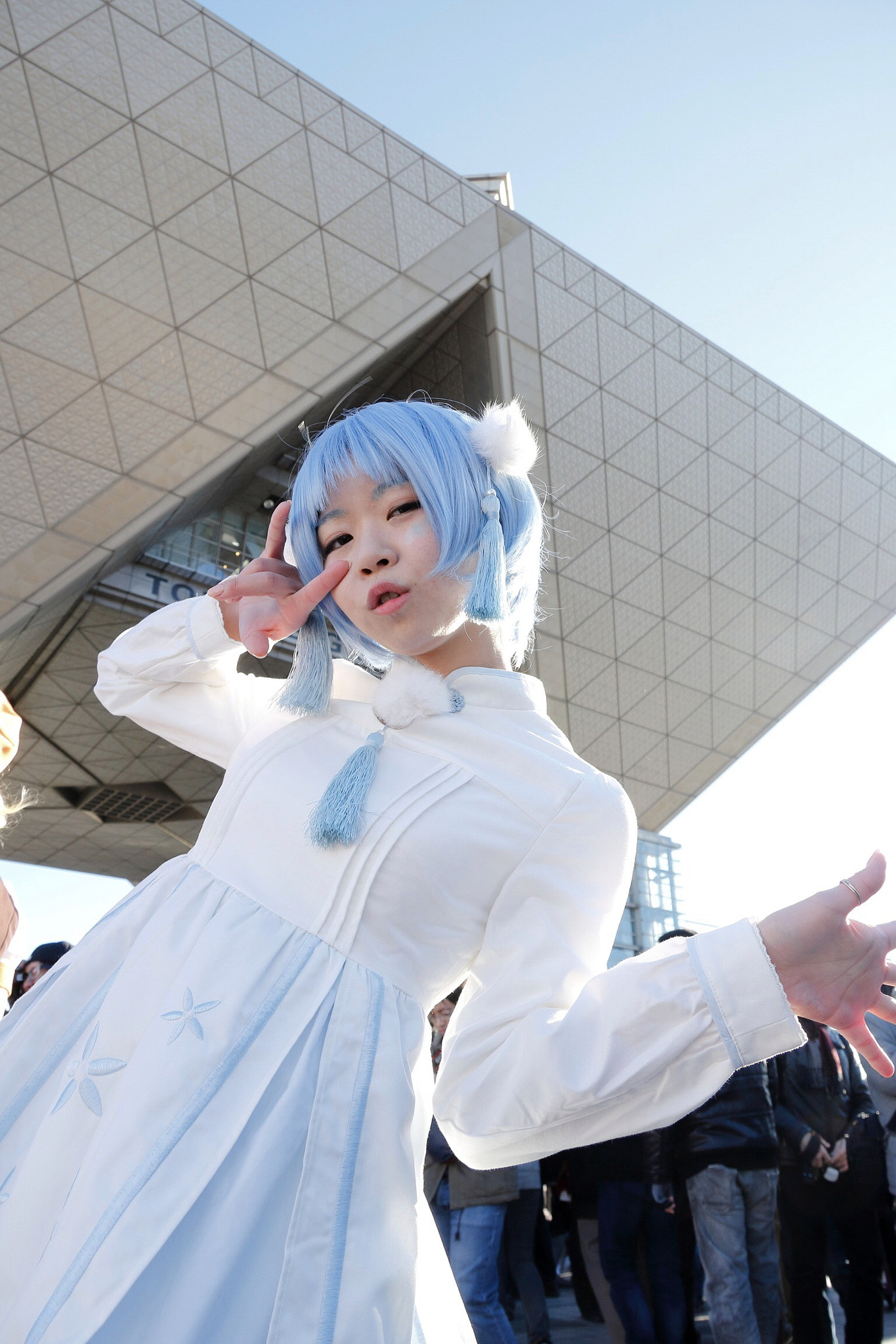 Canon EOS 100D (EOS Rebel SL1 / EOS Kiss X7) + Canon EF-S 17-85mm F4-5.6 IS USM sample photo. Comiket photography