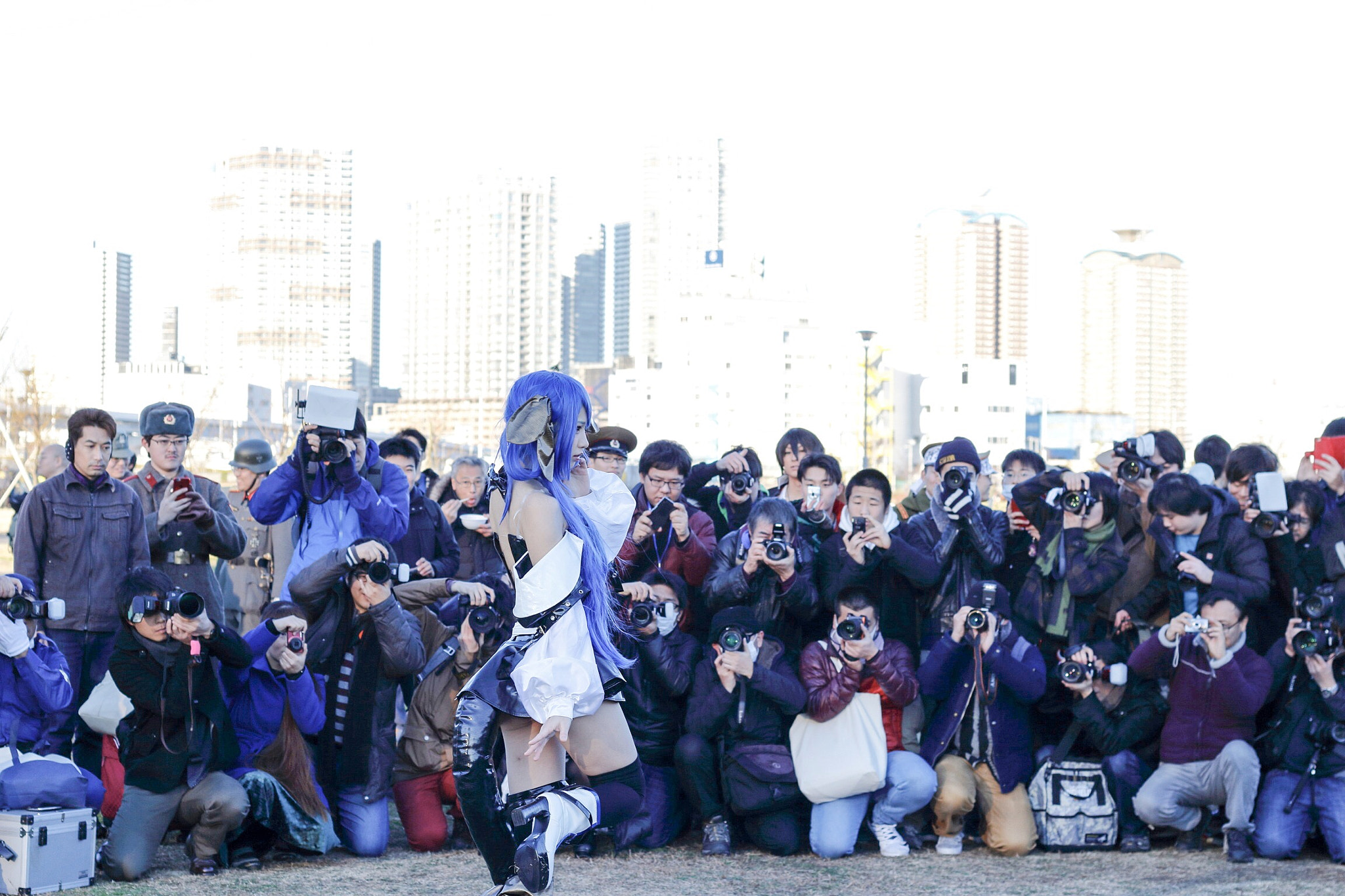 Canon EOS 100D (EOS Rebel SL1 / EOS Kiss X7) + Canon EF 50mm F1.8 II sample photo. Comiket photography