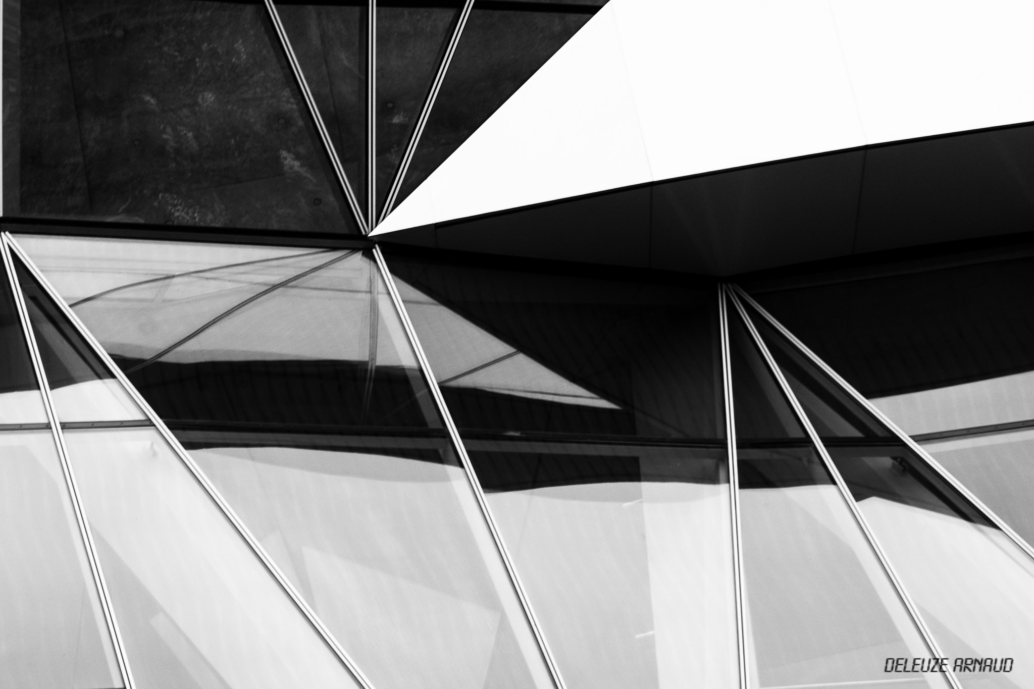 Pentax smc DA 17-70mm F4.0 AL (IF) SDM sample photo. Mercedes museum photography