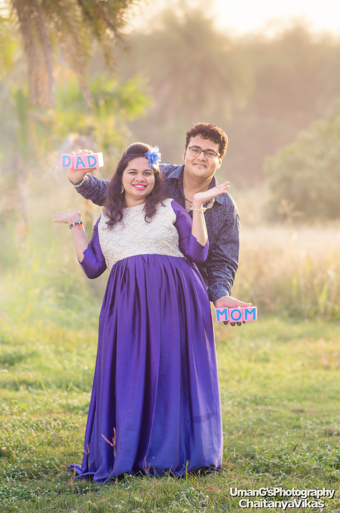A Series Lens sample photo. To-be mom & dad photography
