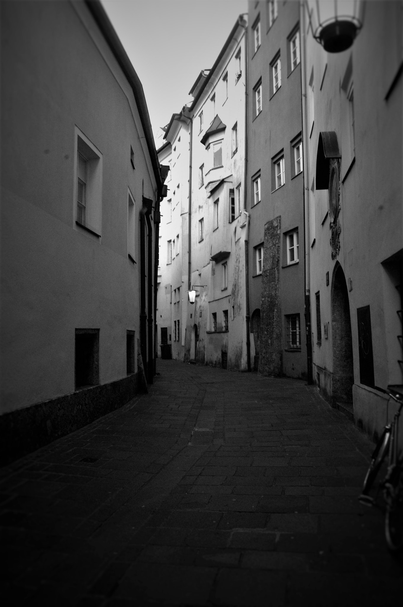 Nikon D100 sample photo. Innsbruck's alley photography