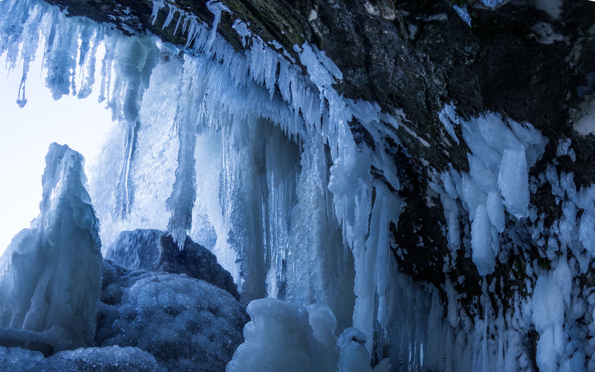 Olympus M.Zuiko Digital 14-42mm F3.5-5.6 II R sample photo. Minneopa falls in winter photography