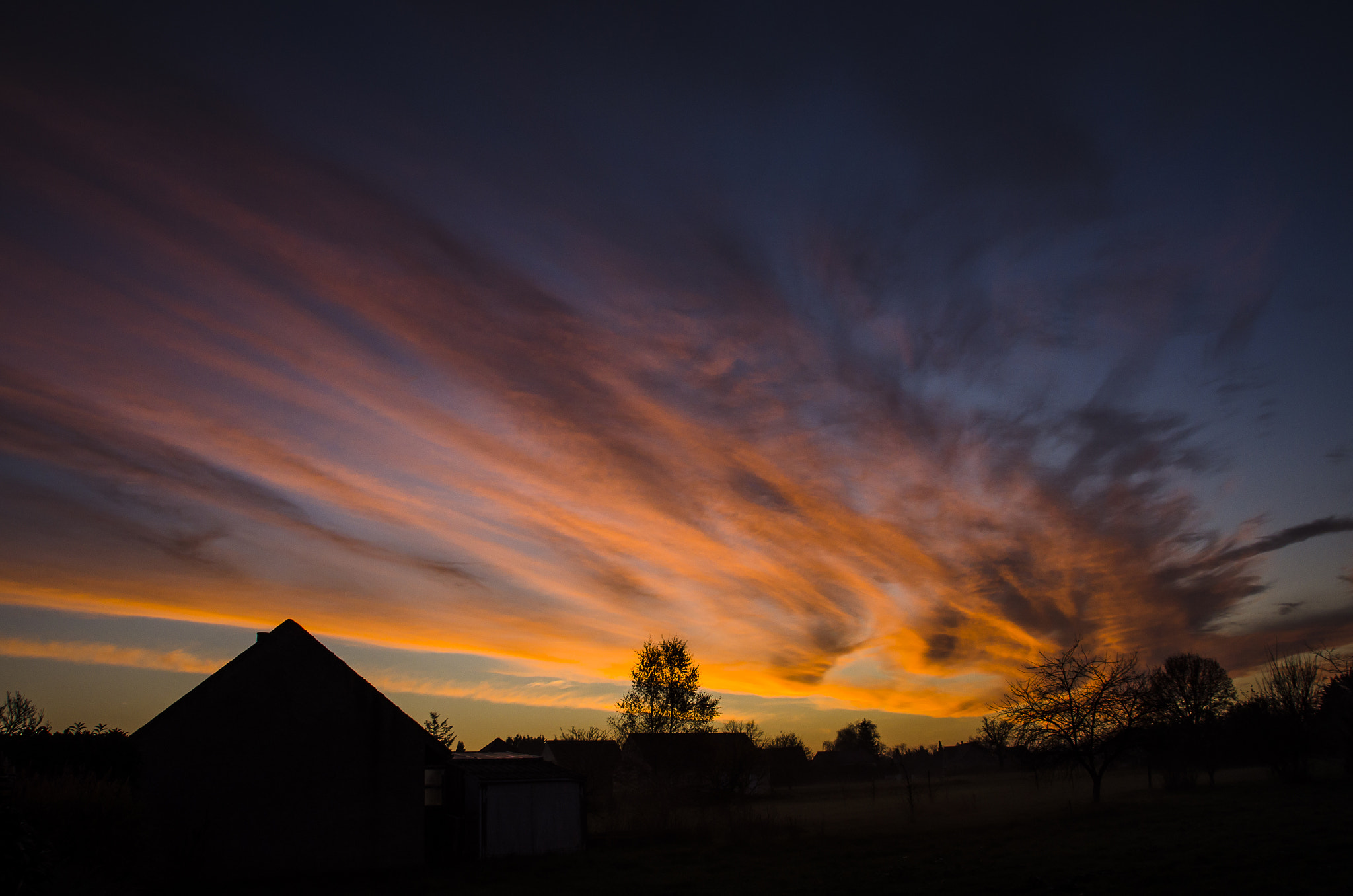 Nikon D7000 + Sigma 18-200mm F3.5-6.3 II DC OS HSM sample photo. Saturday night fever photography