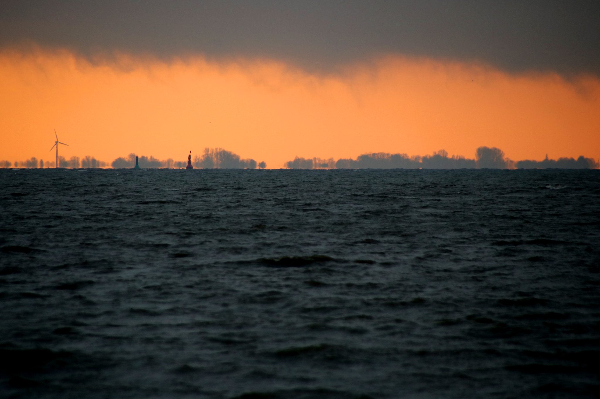 Sigma 18-250mm F3.5-6.3 DC OS HSM sample photo. There's a storm front coming photography