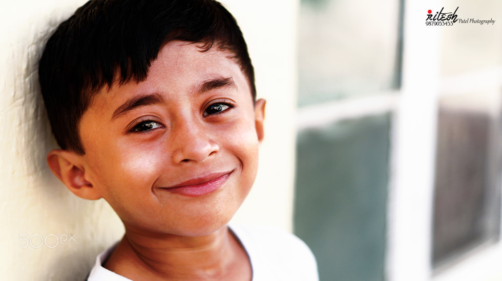 Sony SLT-A58 + Sony DT 50mm F1.8 SAM sample photo. A million dollar smile photography