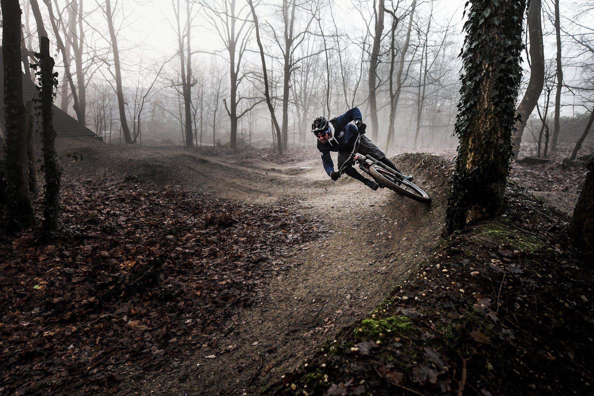 Nikon AF-S Nikkor 14-24mm F2.8G ED sample photo. Cornering in the fog photography