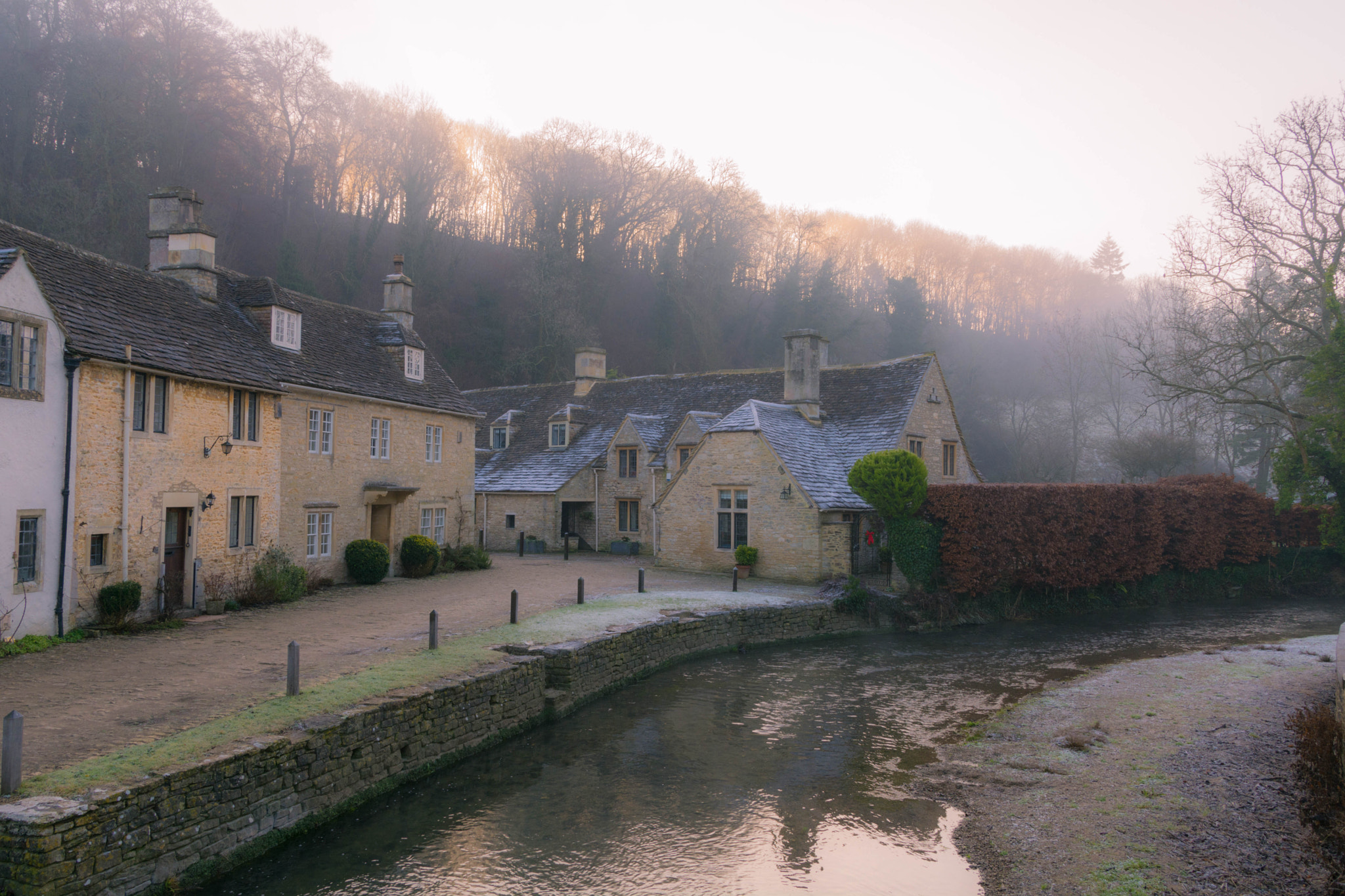 Sigma 28-300mm F3.5-6.3 DG Macro sample photo. Castle coombe 6 photography