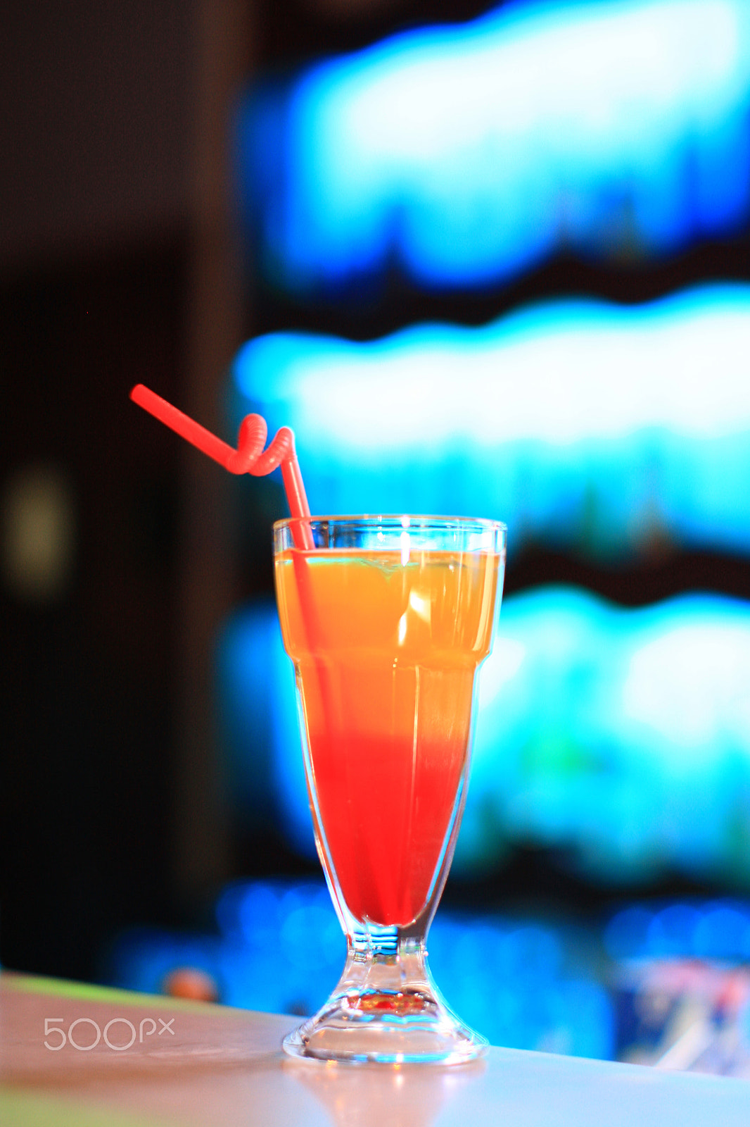 Canon EOS 40D sample photo. Alcohol coctail with juice photography