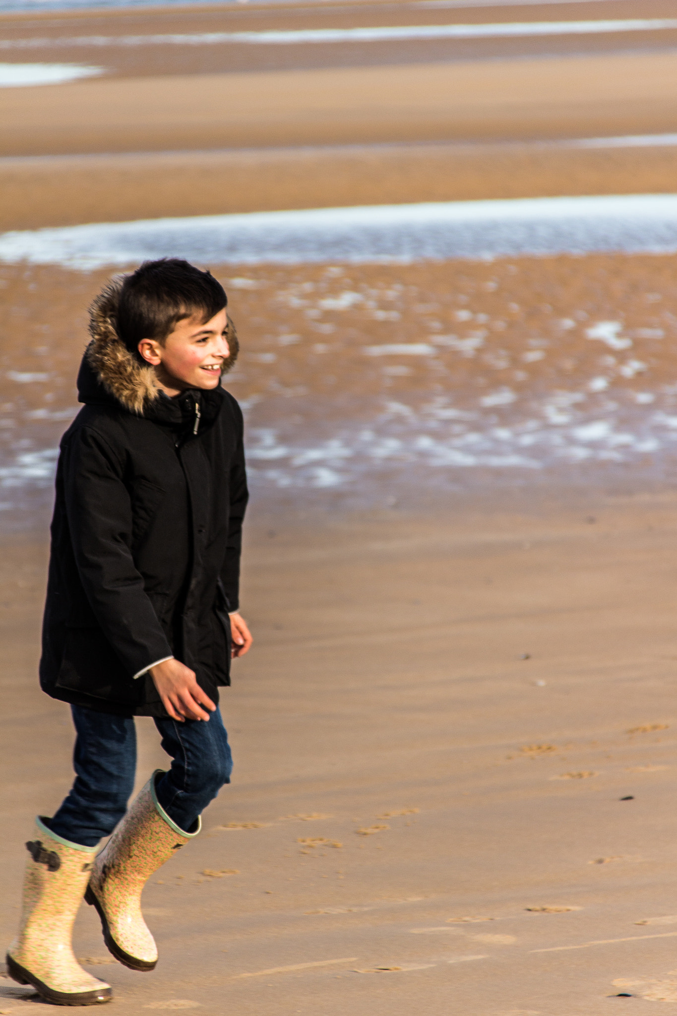 Canon EOS 100D (EOS Rebel SL1 / EOS Kiss X7) + Canon TS-E 90mm F2.8 Tilt-Shift sample photo. Course sur la plage photography