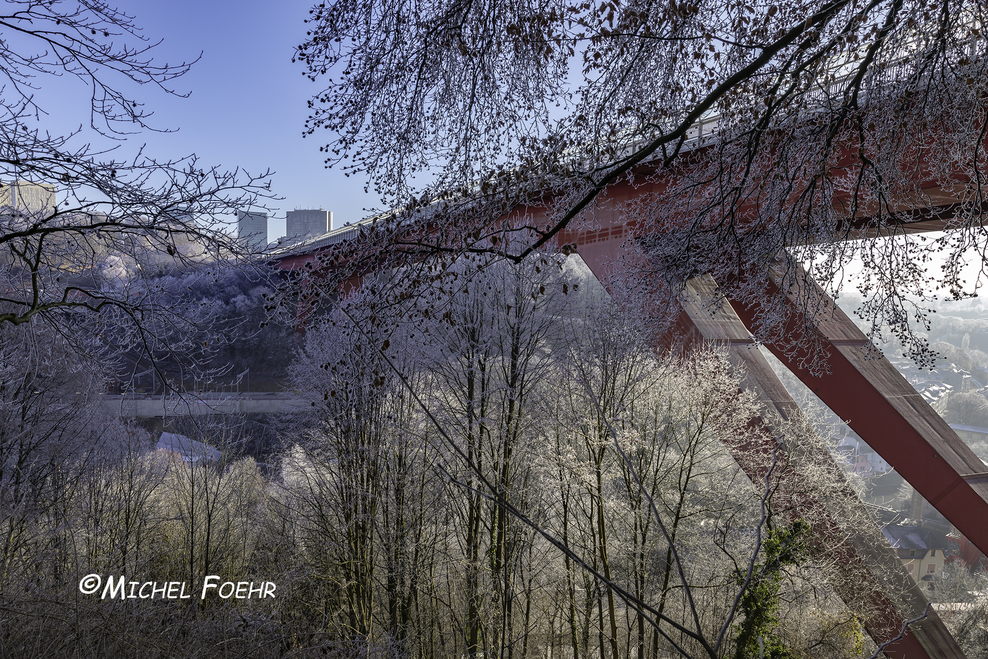Canon EF 11-24mm F4L USM sample photo. Frozen bridge photography