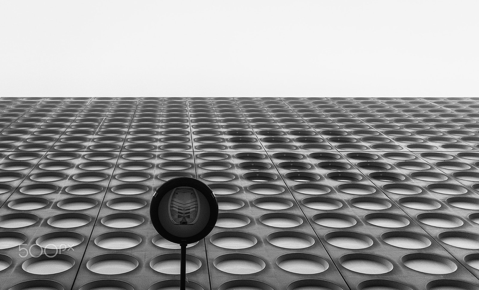 Canon EF-M 22mm F2 STM sample photo. Circles and a lamp photography