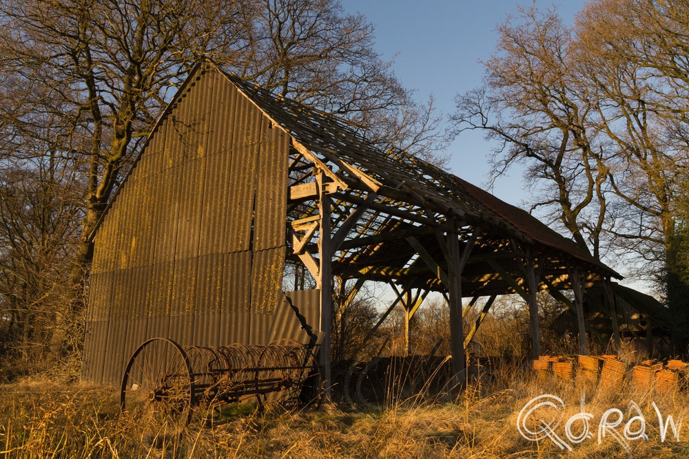 Sony SLT-A58 + Sigma 18-200mm F3.5-6.3 DC sample photo. Schuur en hooischudder photography