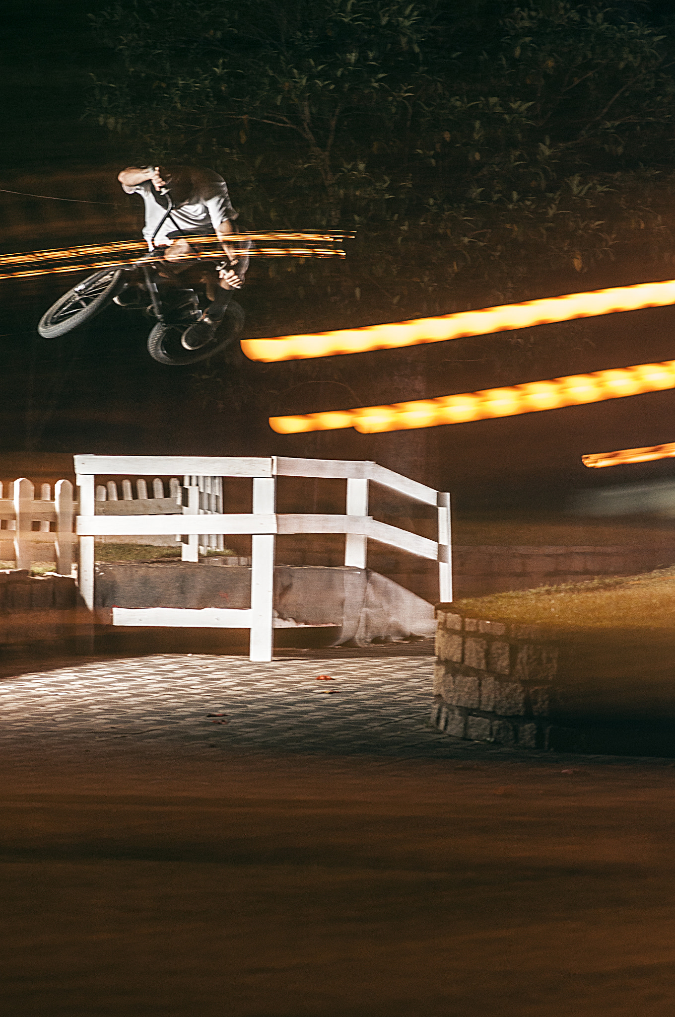 Nikon D90 + Nikon AF-S Nikkor 85mm F1.8G sample photo. Hector sinobre - bmx photography