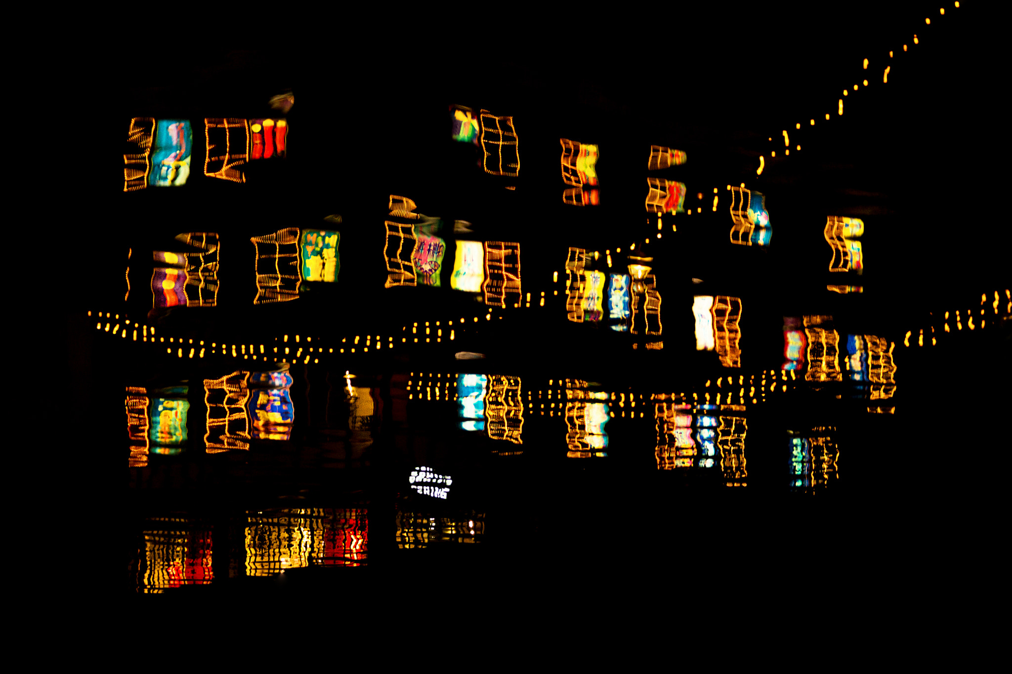 Sony 70-400mm F4-5.6 G SSM II sample photo. Xmas windows photography