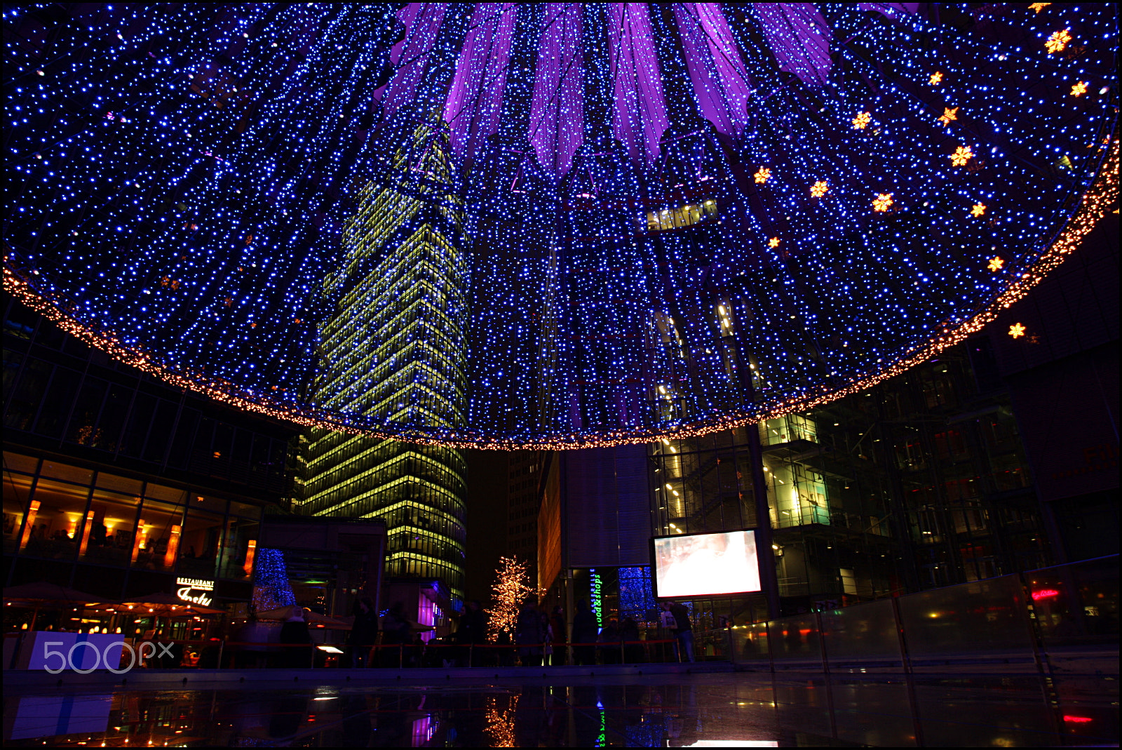 Canon EOS-1D Mark III sample photo. Festive spirit (berlin) photography
