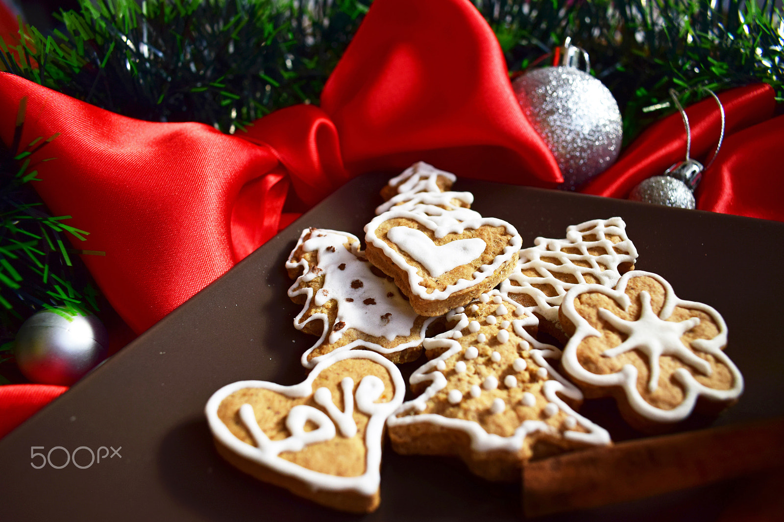 AF Zoom-Nikkor 35-105mm f/3.5-4.5D sample photo. Red ribbon and cookies 2 photography