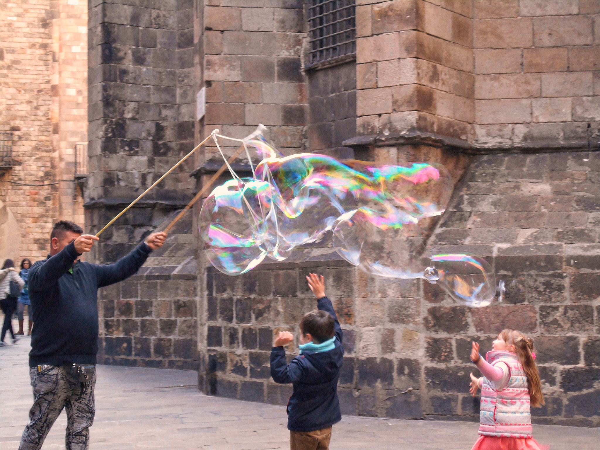 Nikon Coolpix S2900 sample photo. Bubbles in barcelona photography