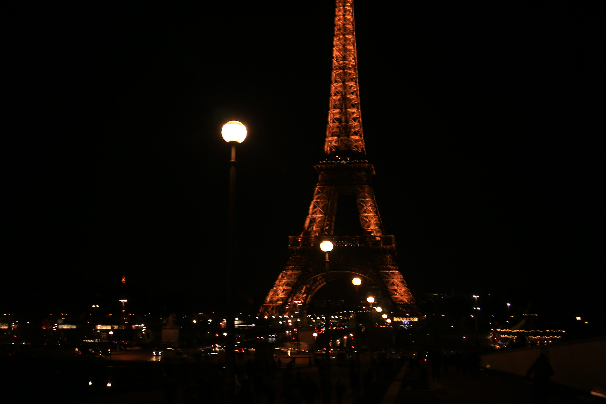 Canon EOS 6D + Canon EF 28-80mm f/3.5-5.6 USM sample photo. La tour eiffel photography