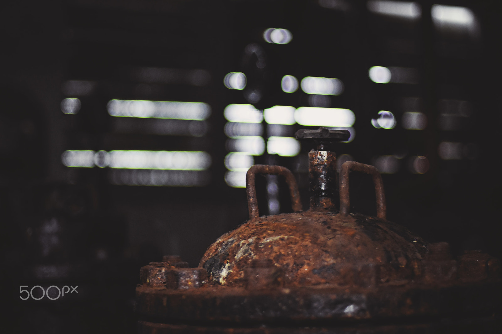 Nikon D7200 + Nikon AF Nikkor 50mm F1.4D sample photo. Rusty photography