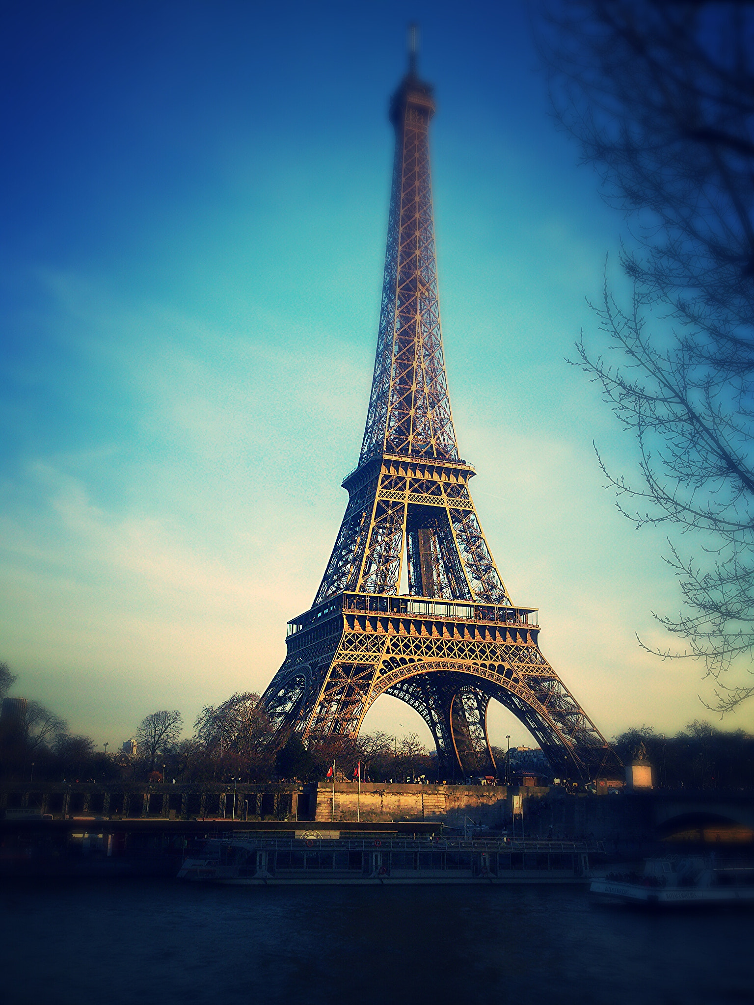 Sony Ericsson Xperia S sample photo. Eiffel tower photography