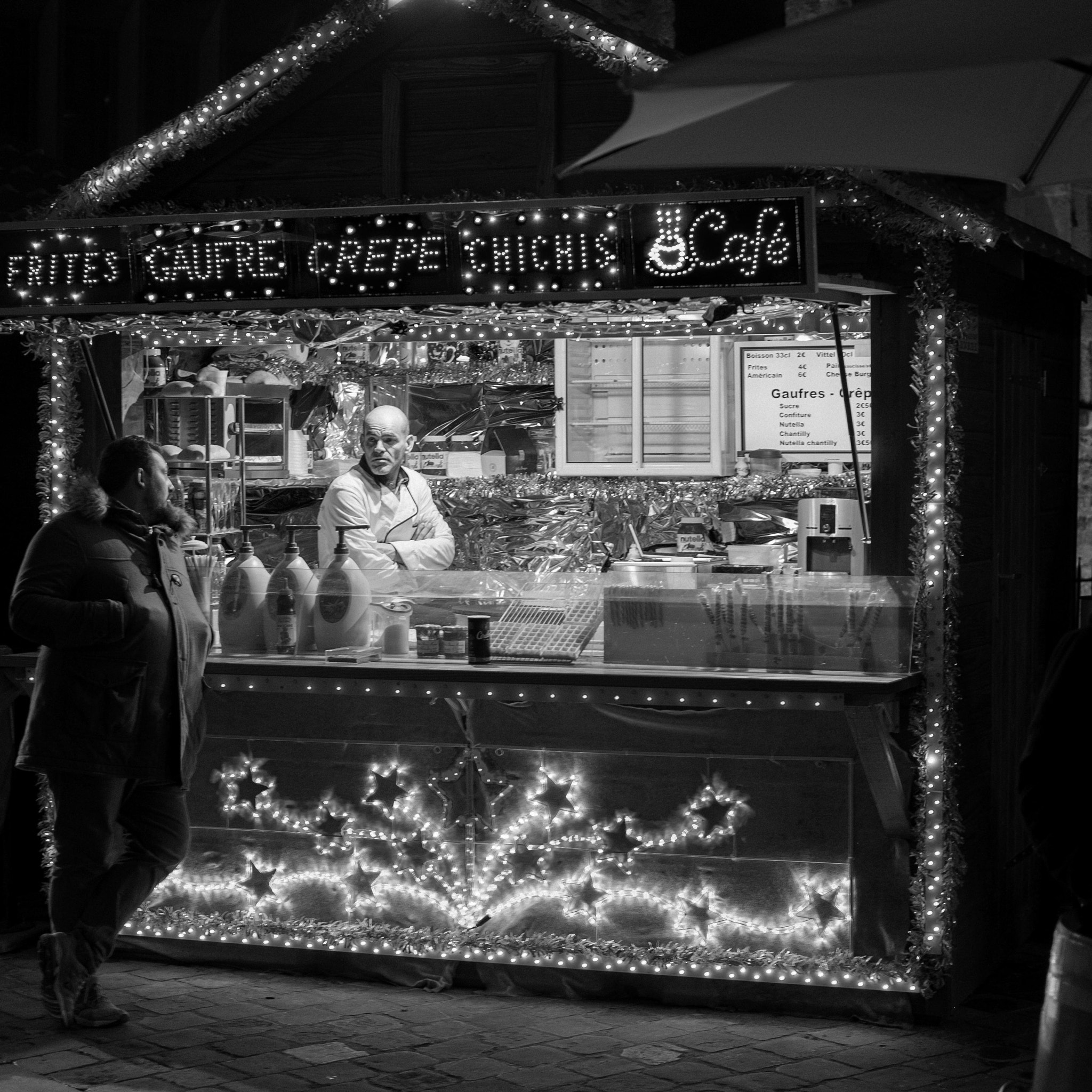 Fujifilm X-E1 + Fujifilm XF 35mm F2 R WR sample photo. Christmas market moment photography