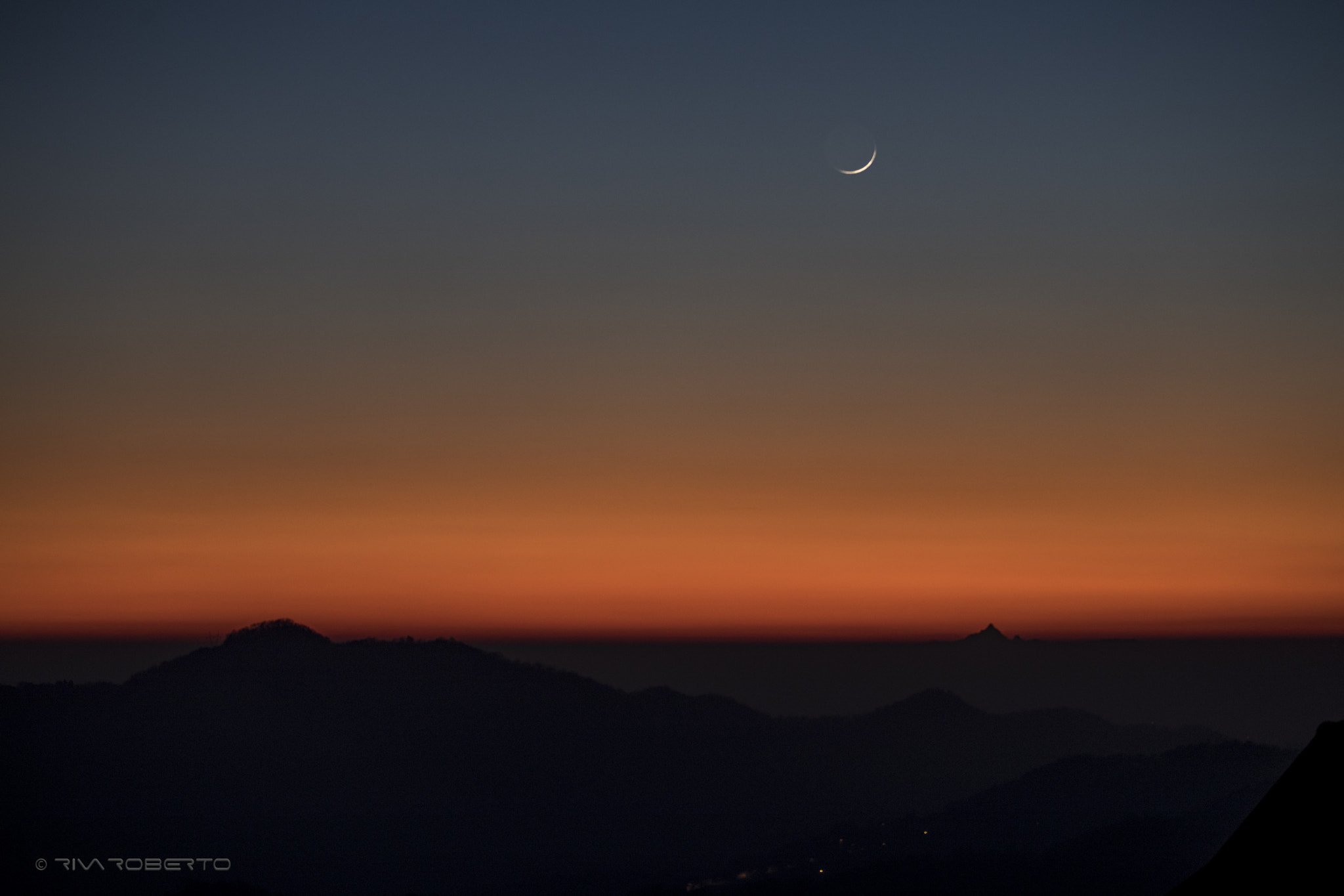 Canon EF 70-200mm F2.8L IS II USM sample photo. Looking at the monviso from 250 km photography