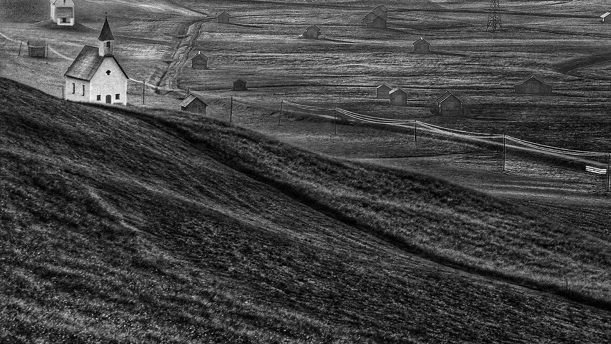 Sony DSC-N2 sample photo. Gailtal valley_10 black and white  - austria photography