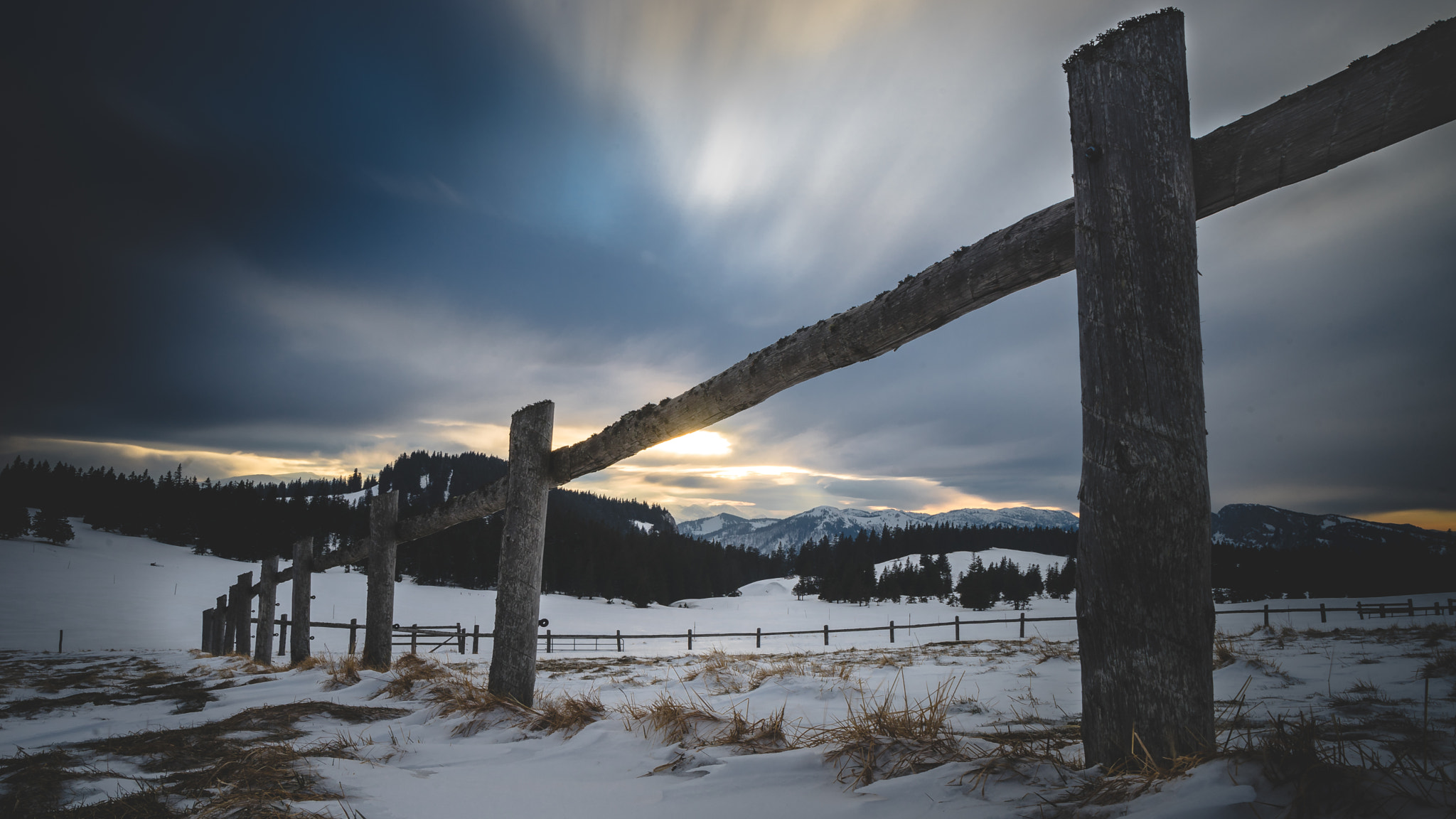 Tamron 18-270mm F3.5-6.3 Di II PZD sample photo. The night was cold... photography