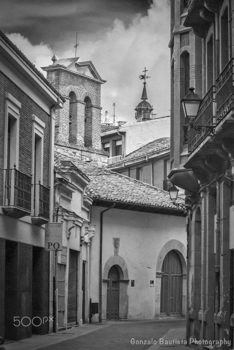 Nikon D40X sample photo. Streets of león. photography