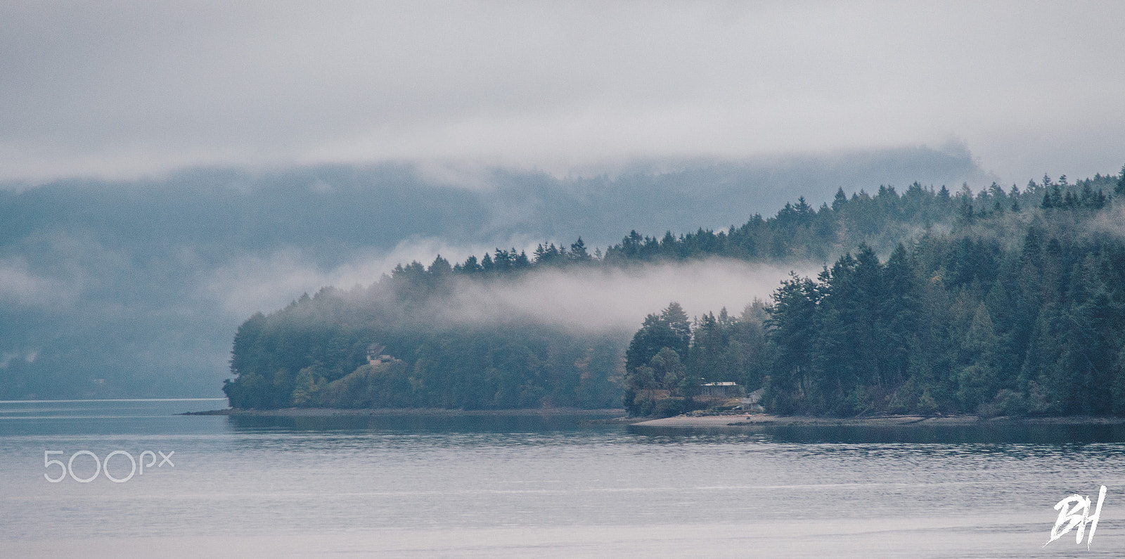 Canon EOS 700D (EOS Rebel T5i / EOS Kiss X7i) sample photo. Fog on island in british columbia photography