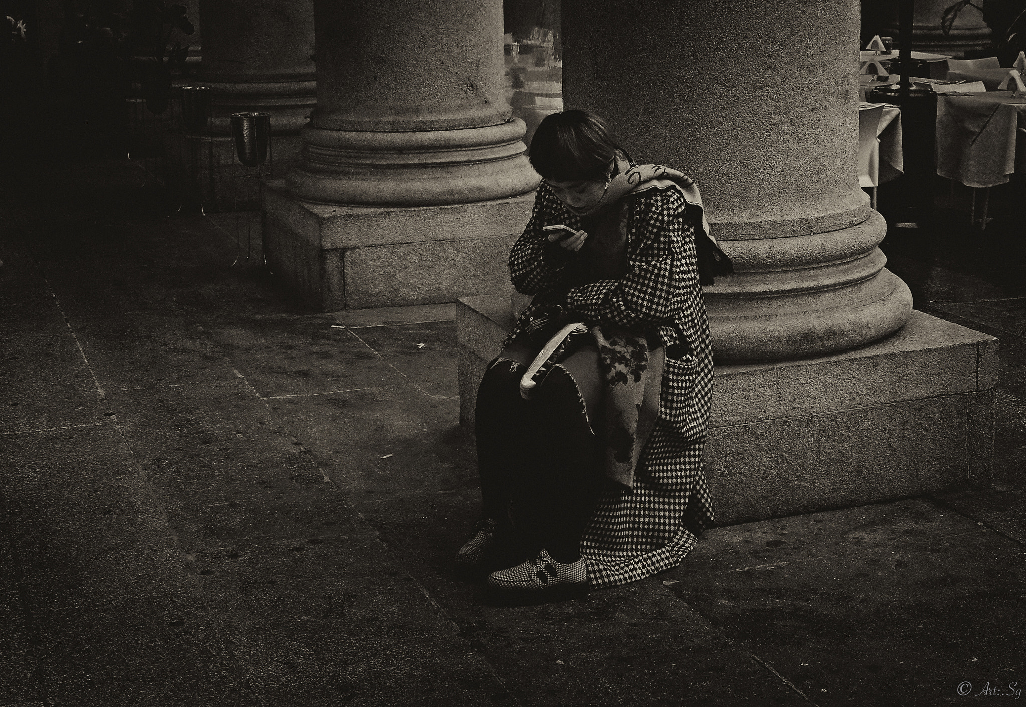 Canon EF-S 24mm F2.8 STM sample photo. A japanese in milan photography