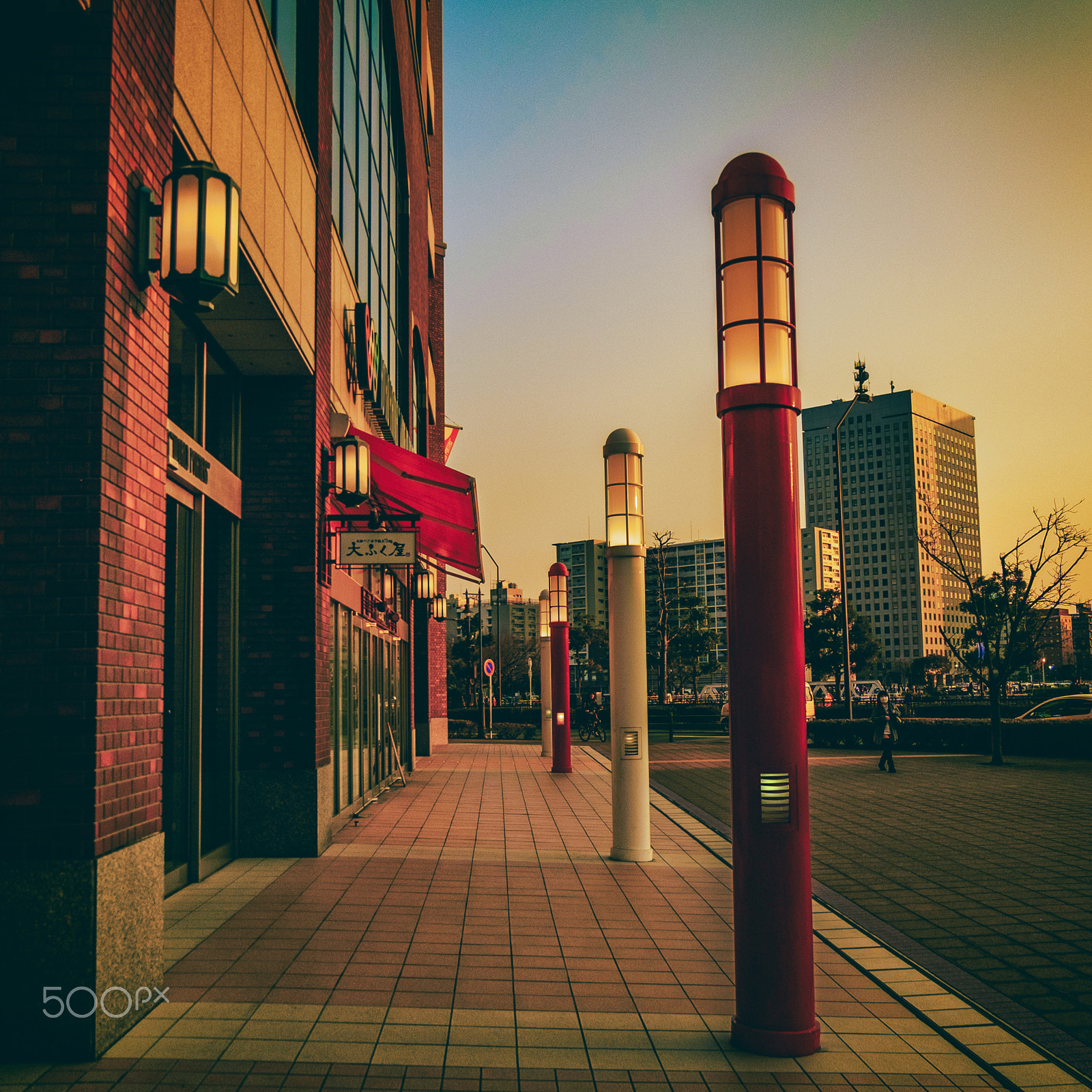Fujifilm XC 16-50mm F3.5-5.6 OIS sample photo. Yokohama world porters mall photography