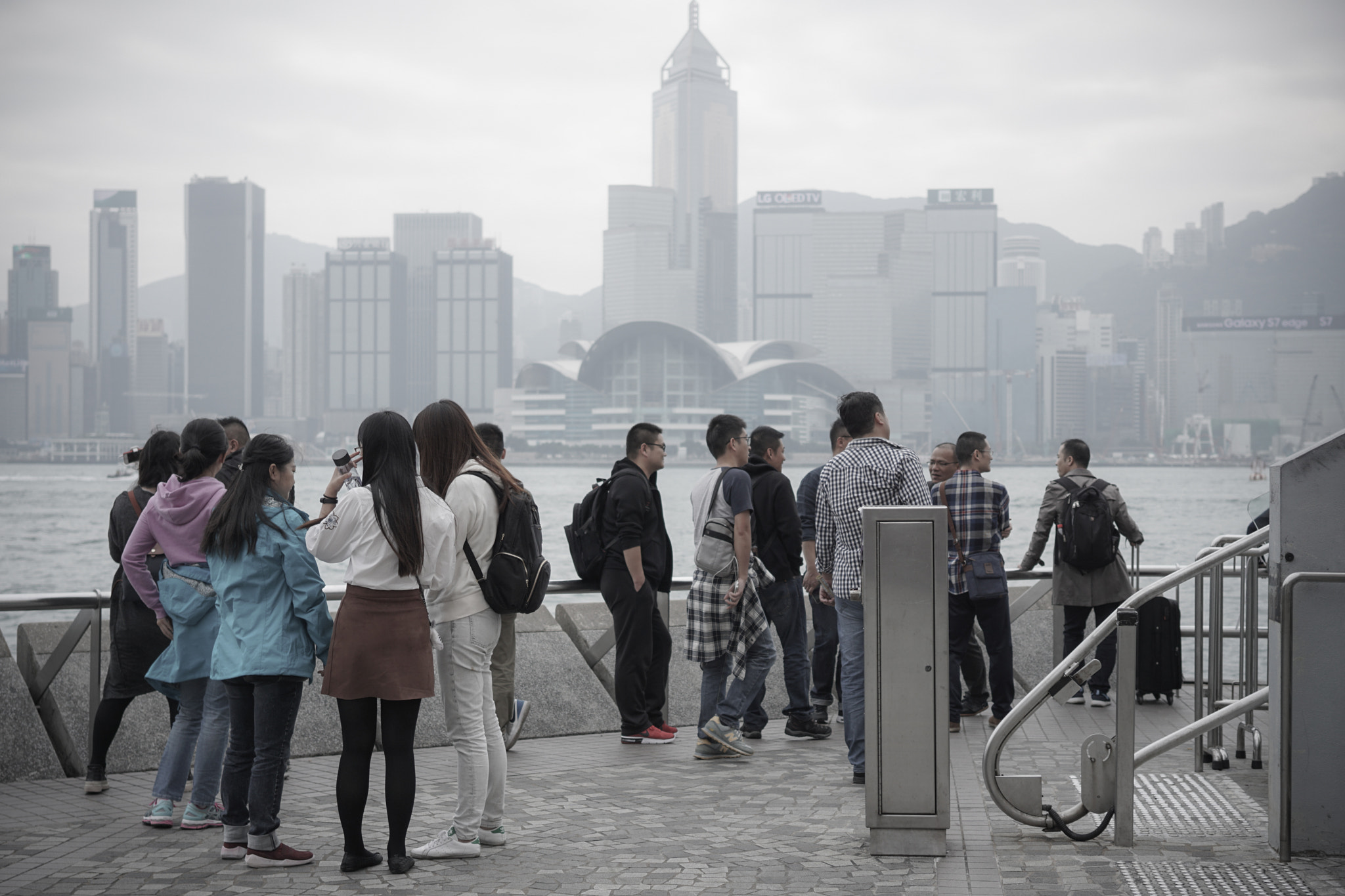 Sony a6000 + Sony Sonnar T* FE 35mm F2.8 ZA sample photo. Hong kong walk of fame photography