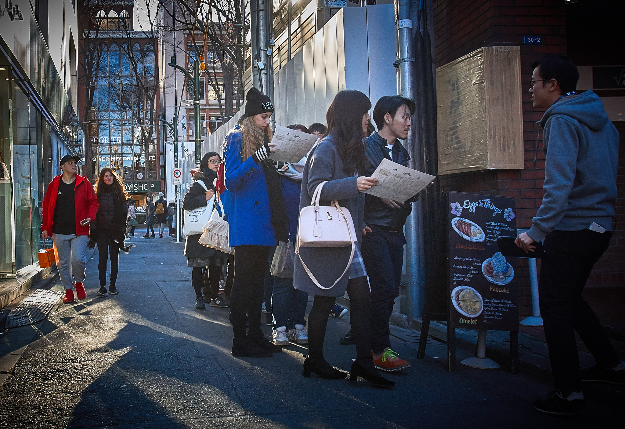 Canon EOS 70D + Canon EF 16-35mm F2.8L USM sample photo. Tokyo walk photography