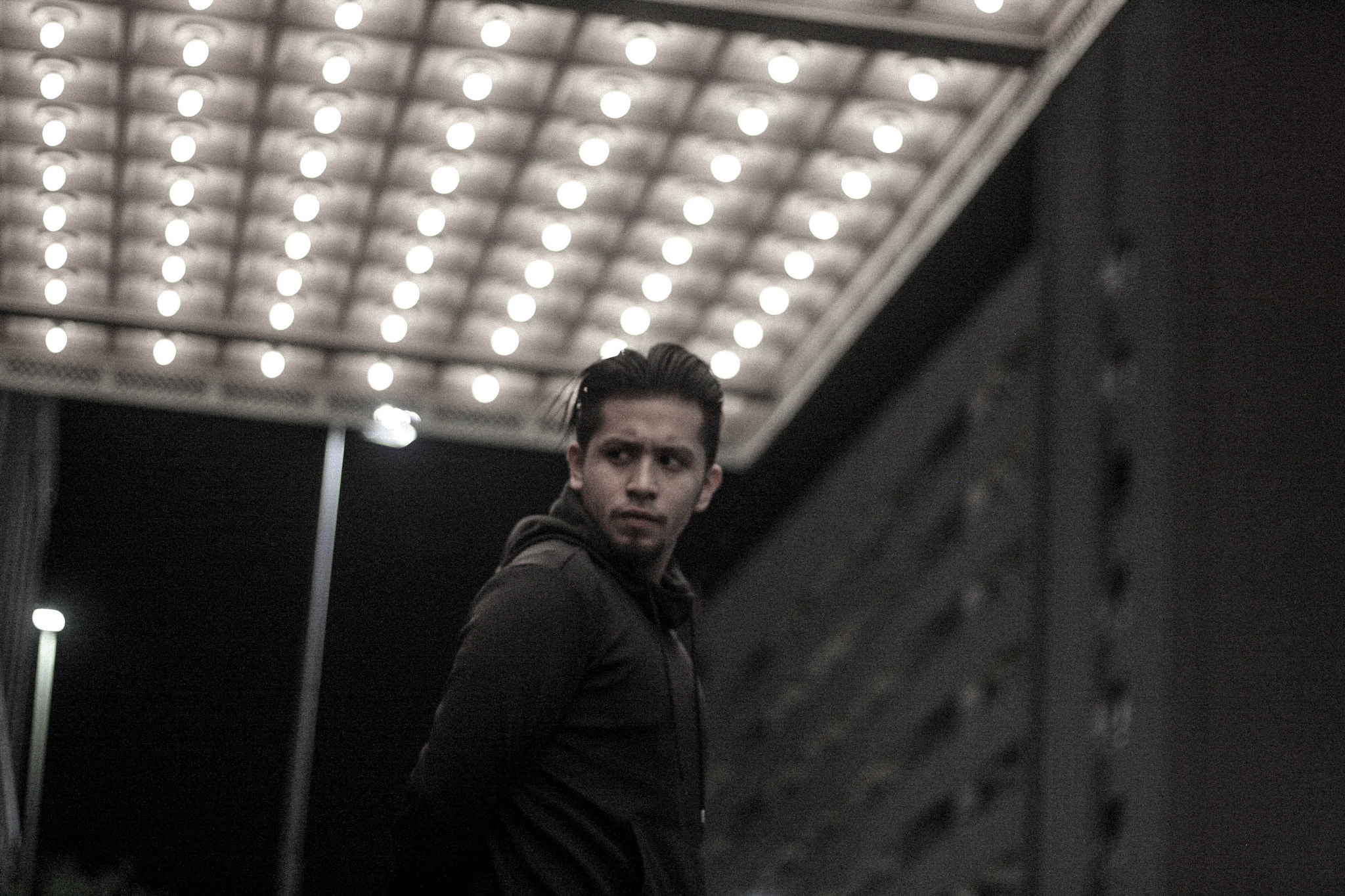 Canon EOS 1000D (EOS Digital Rebel XS / EOS Kiss F) sample photo. Young sinatra photography