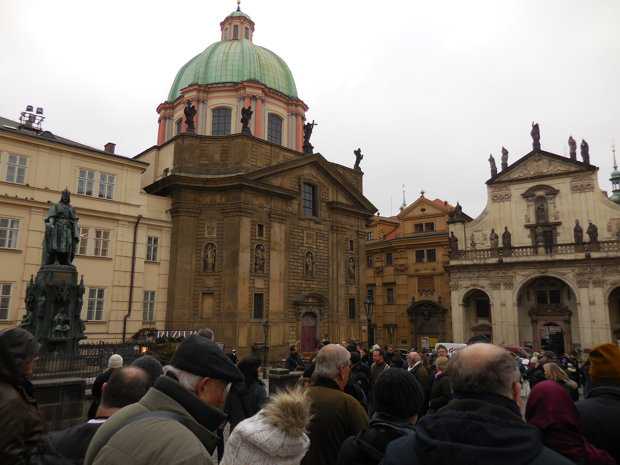 Nikon Coolpix S6800 sample photo. Prague photography